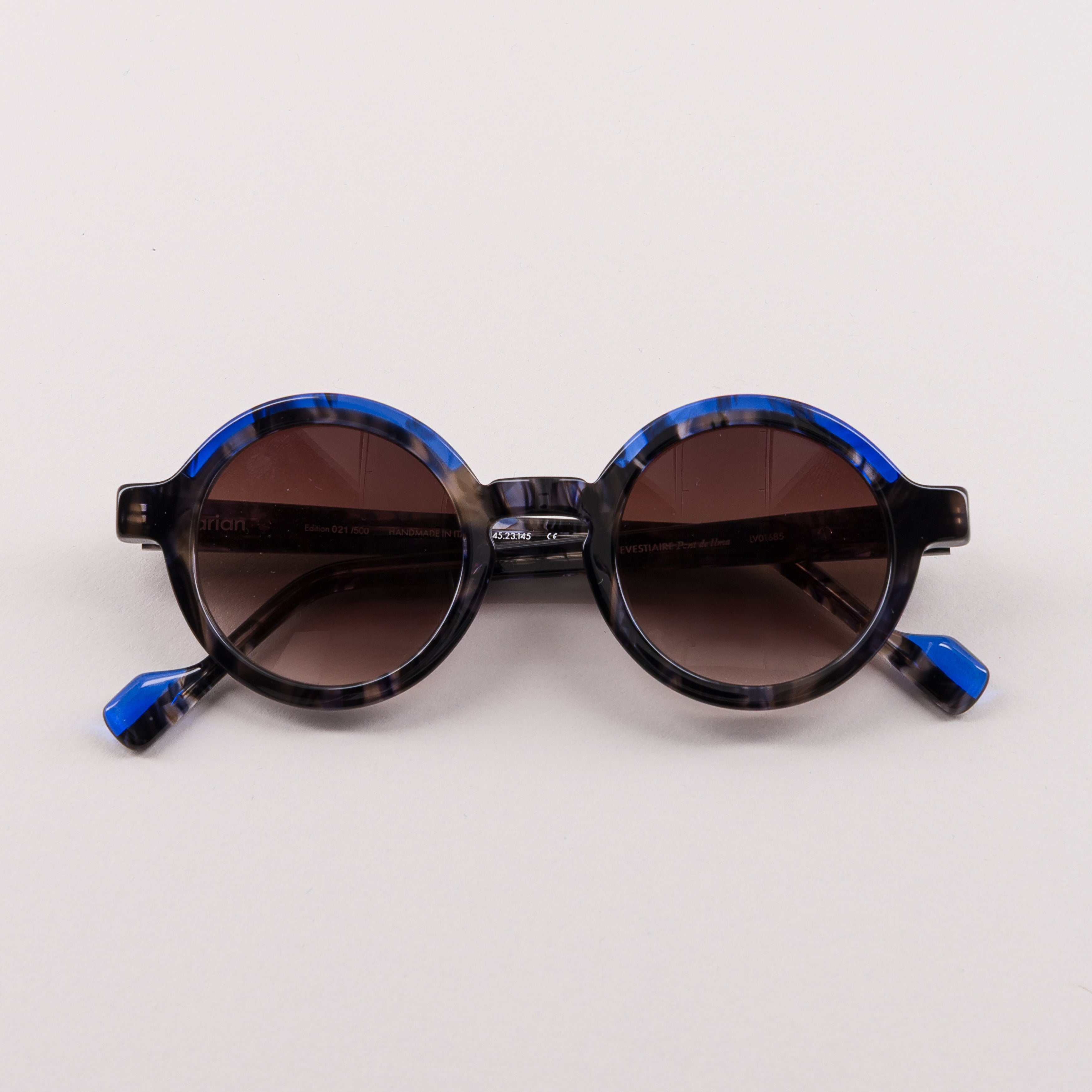 #couleur_Écaille et rayures bleues
