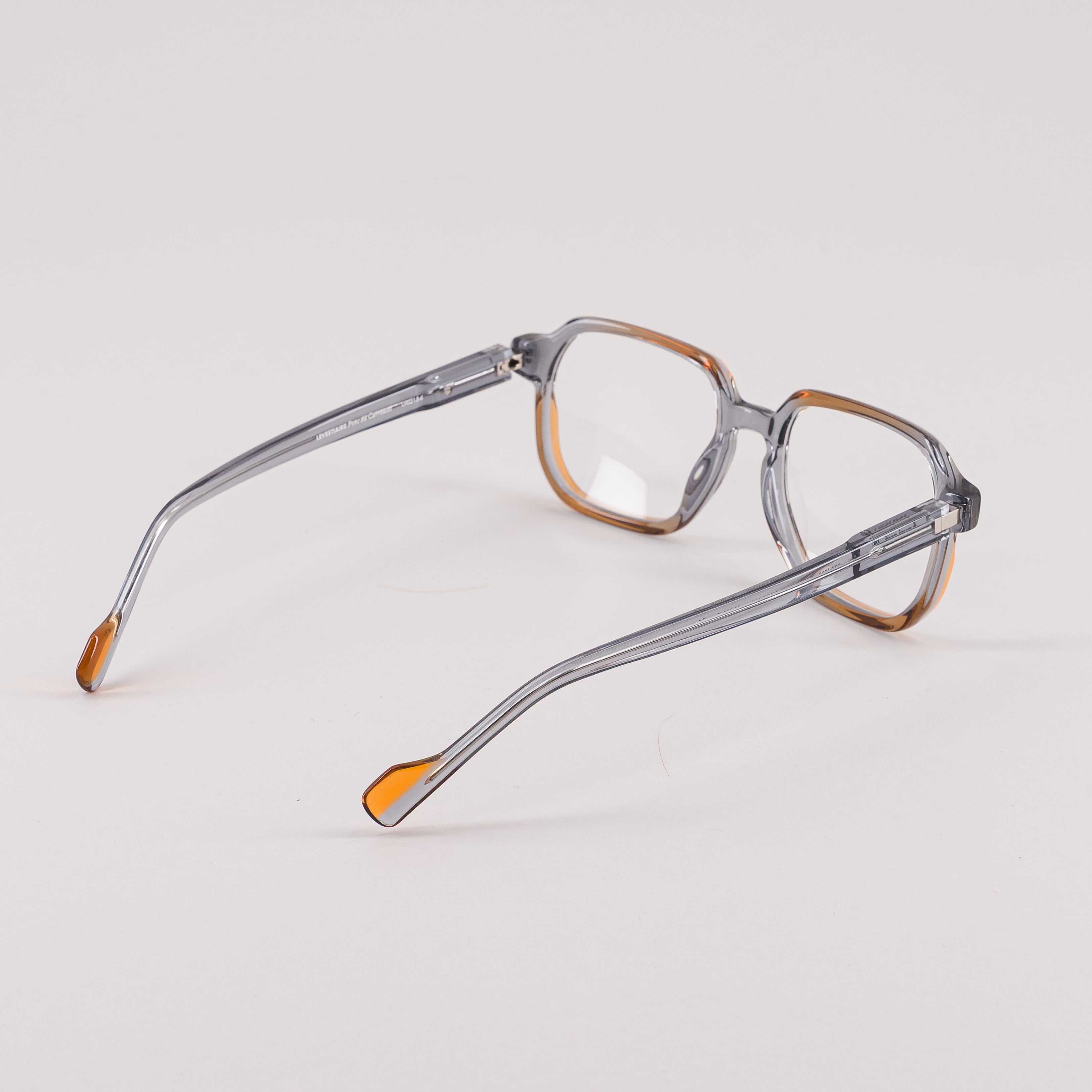 #colore_Grigio e arancione chiaro