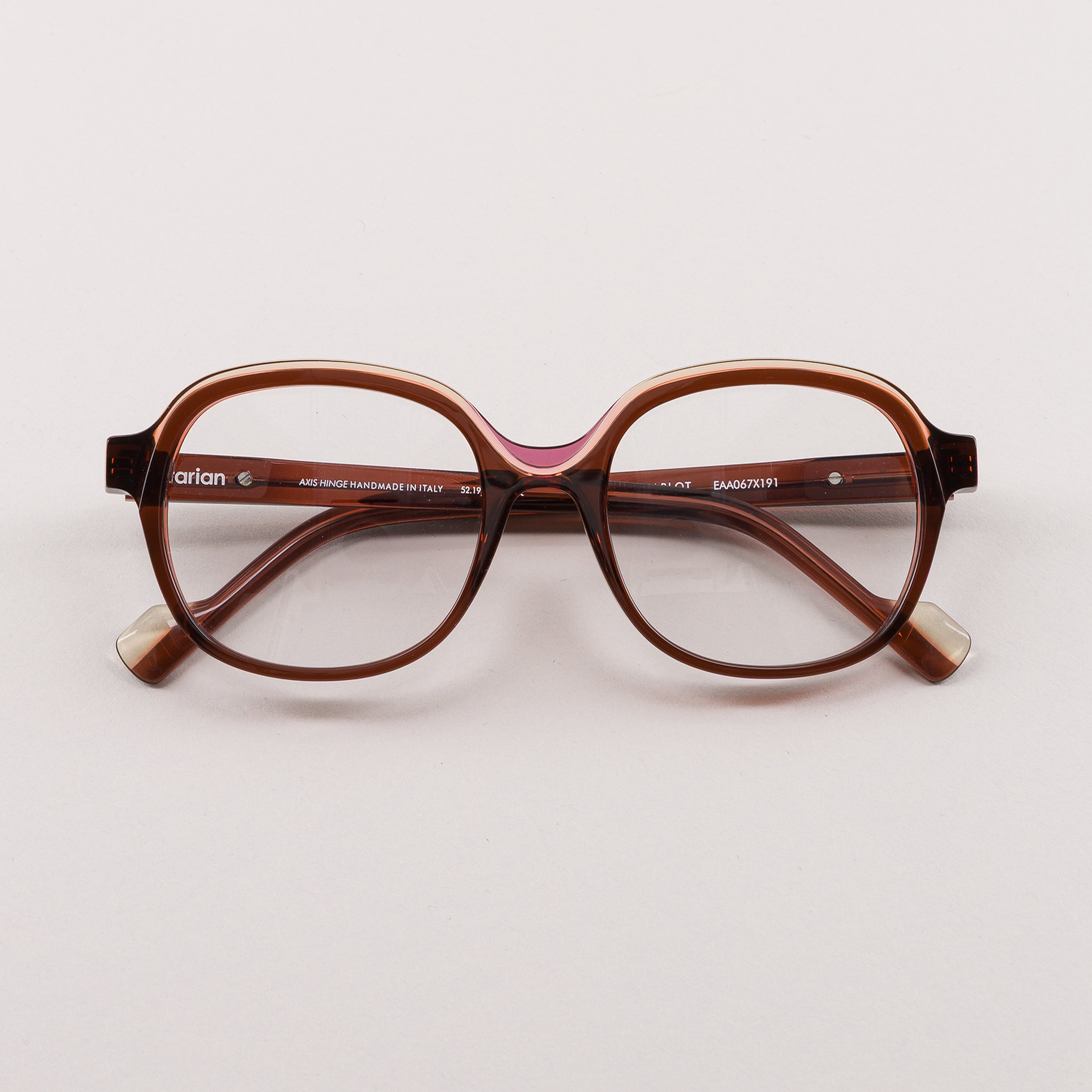 #color_burgundy, beige and pink