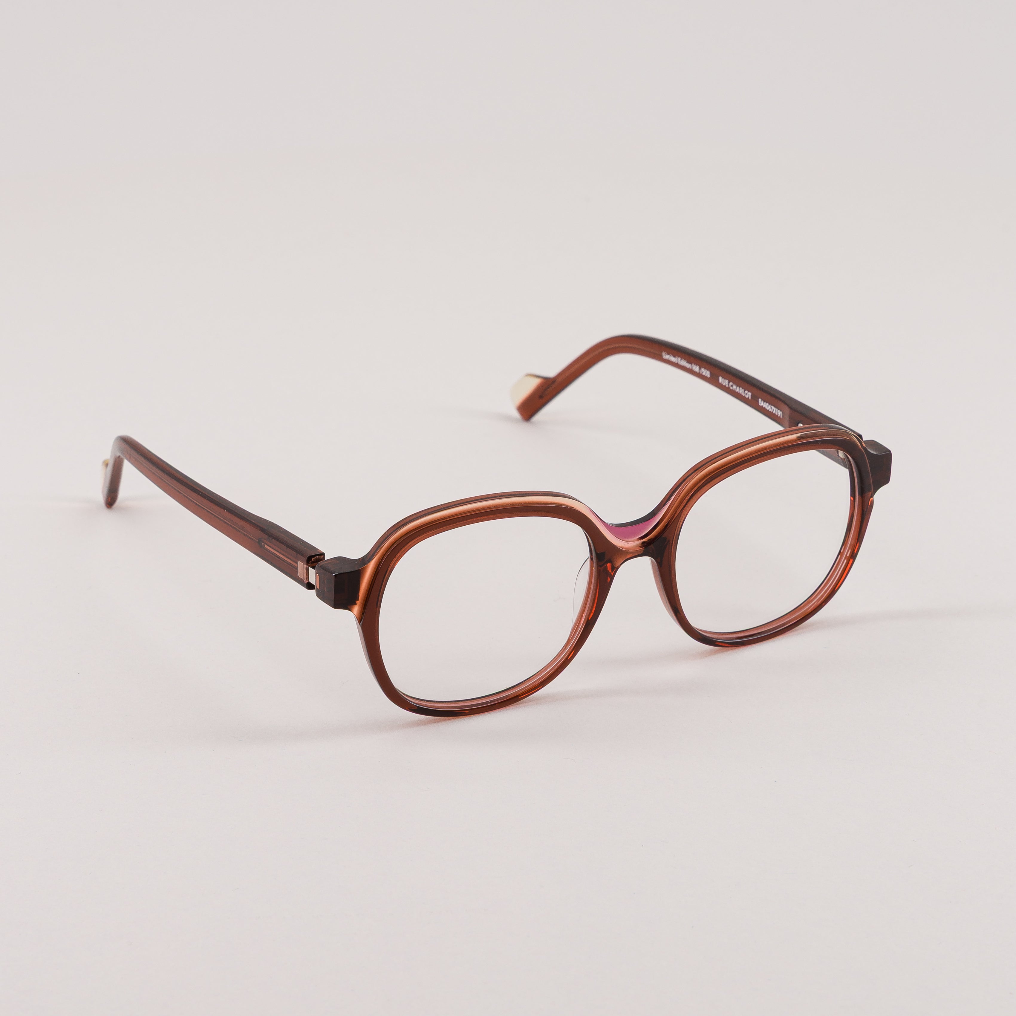 #color_burgundy, beige and pink
