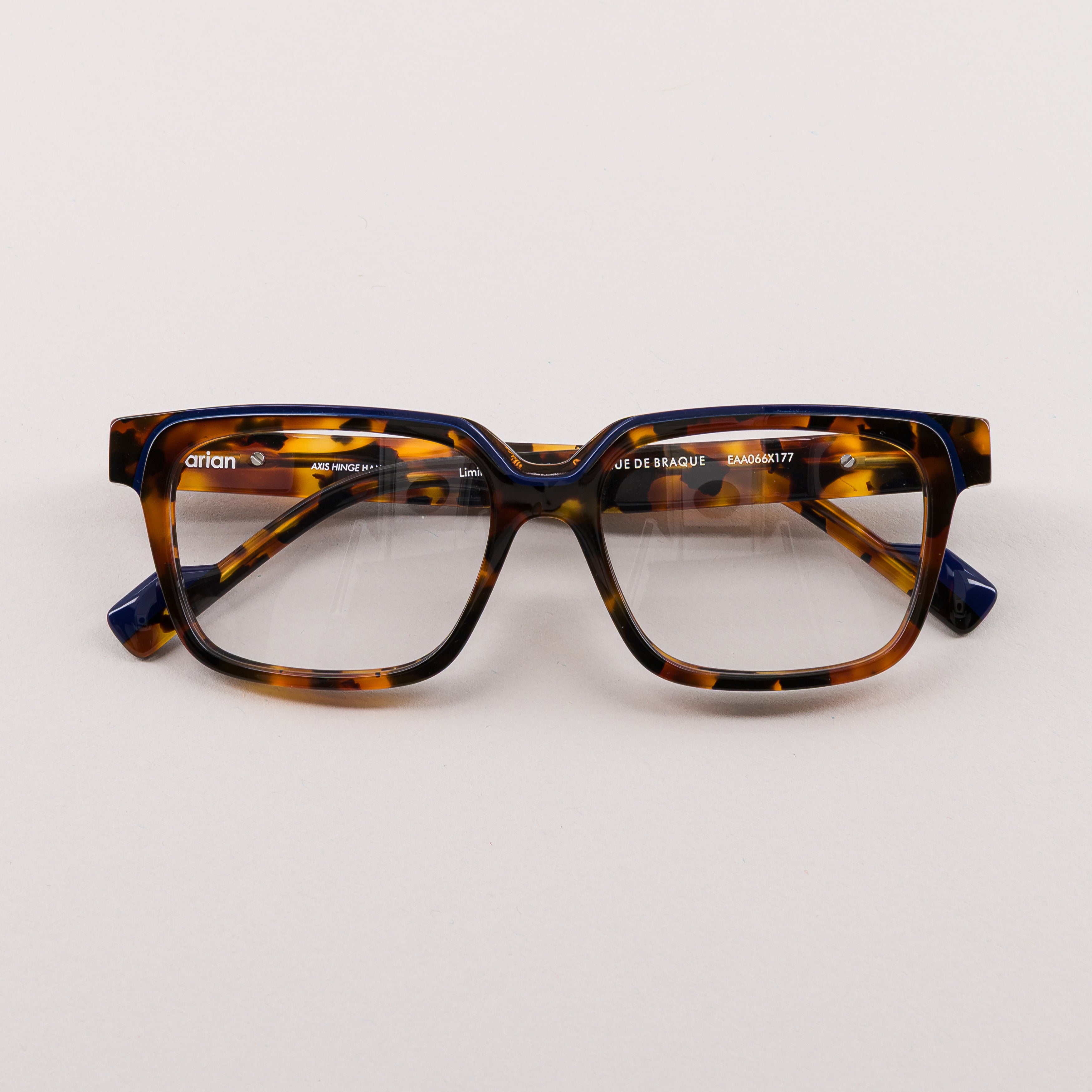 #color_tortoise shell and blue