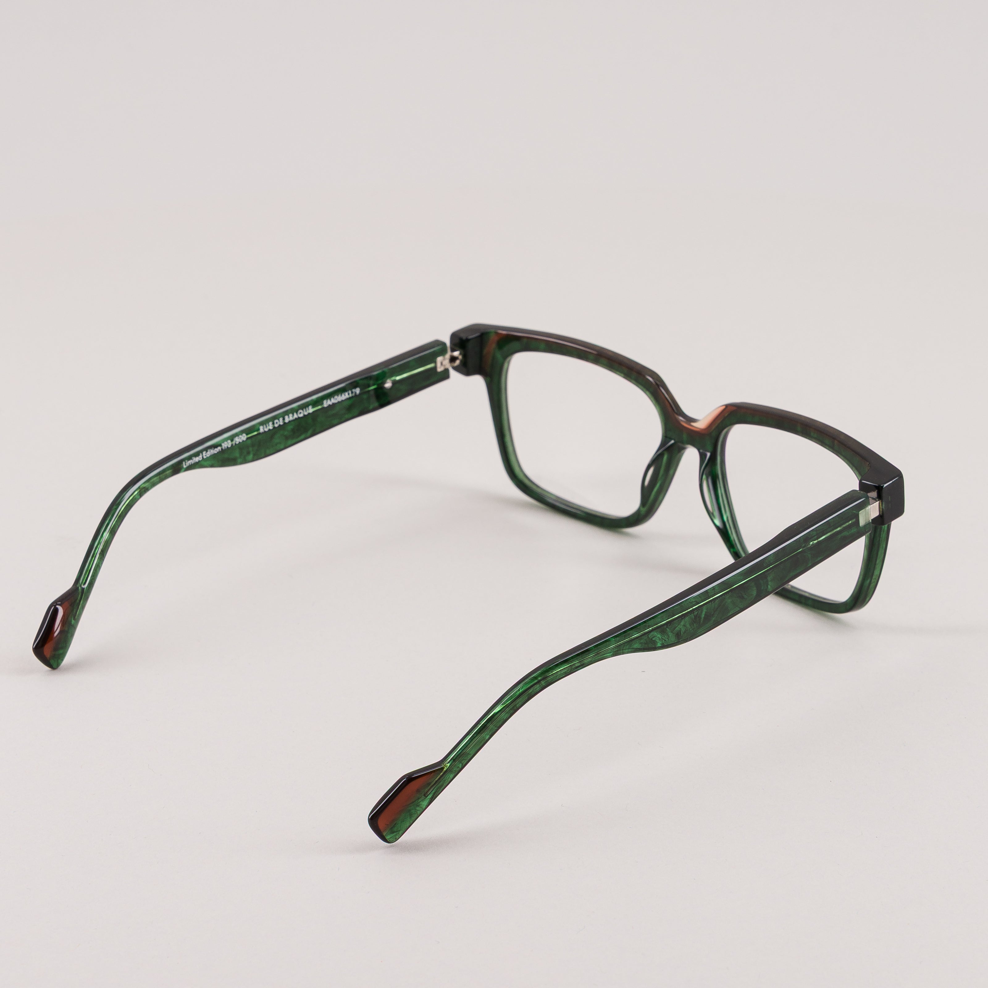 #couleur_Écaille verte