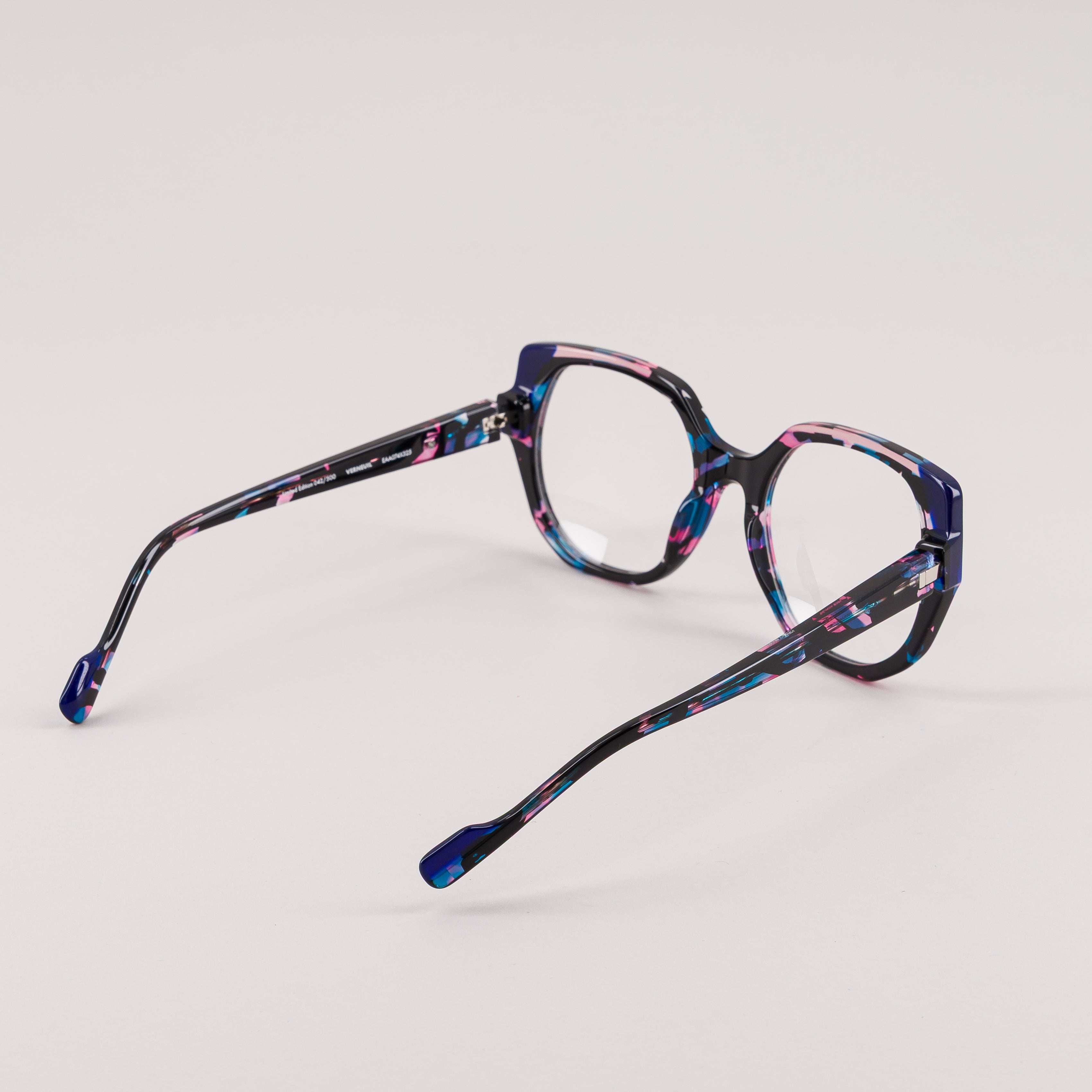 #couleur_Écaille multicolore rose, bleu
