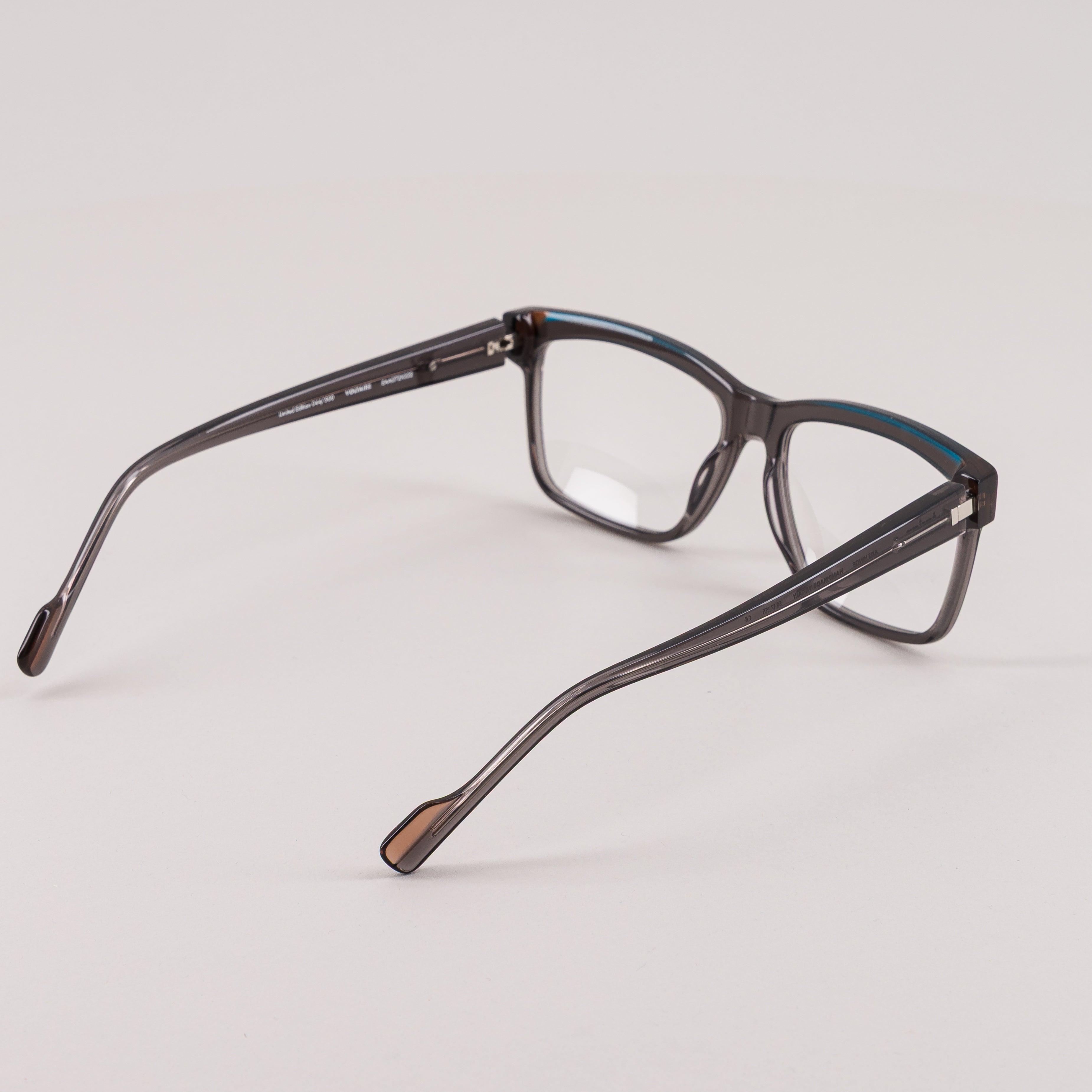 #color_black, blue, brown