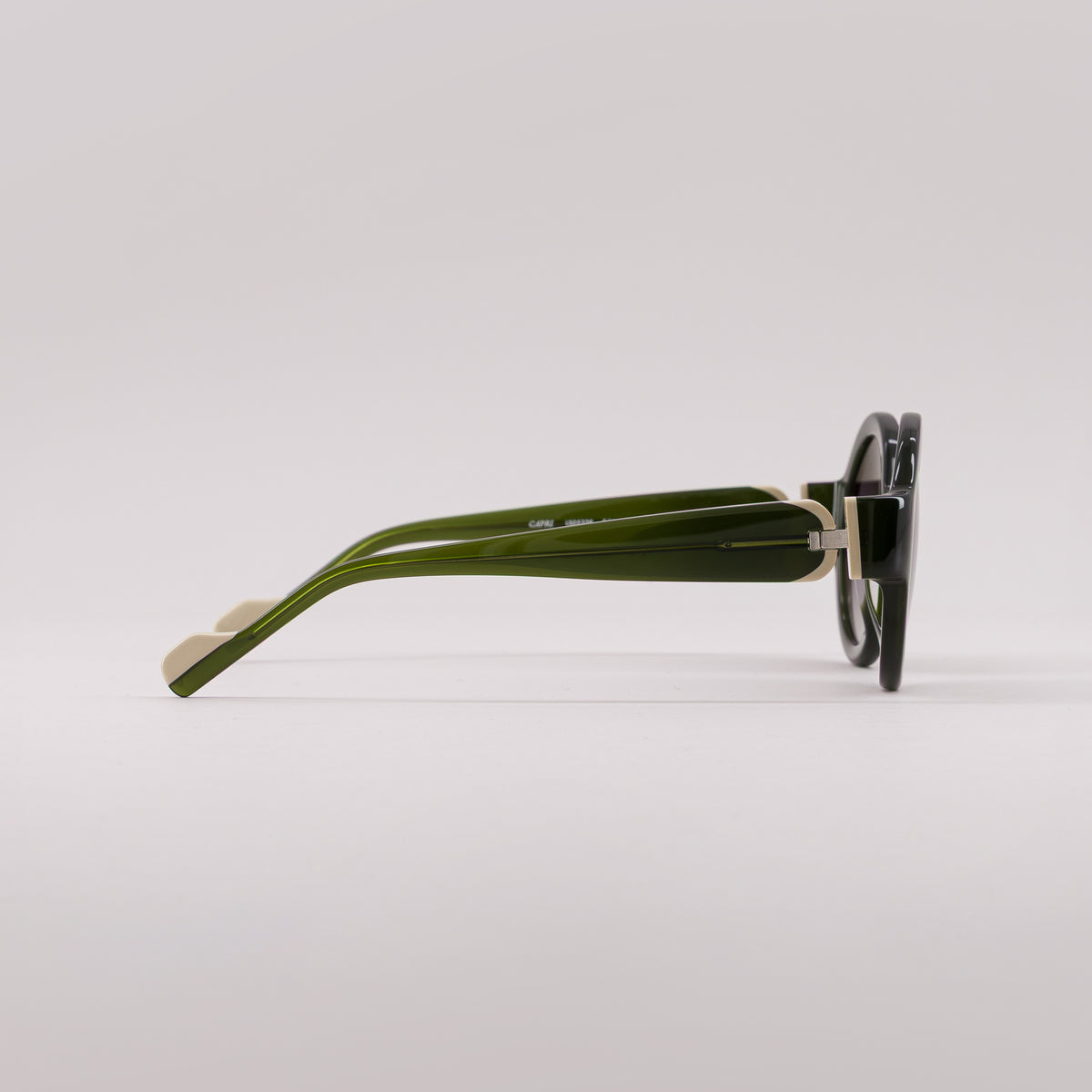 #color_Moss green and ivory