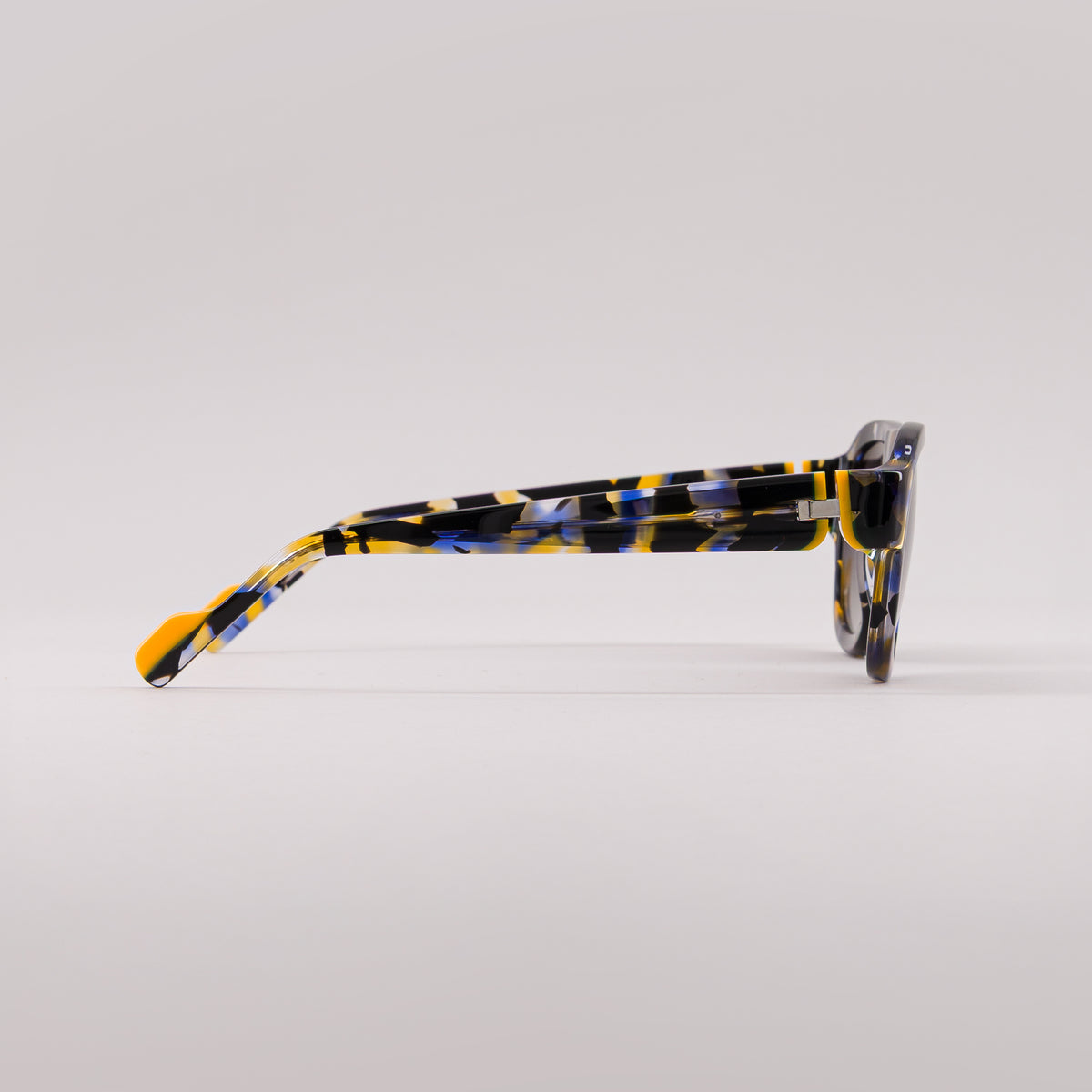 #color_Yellow, blue and black