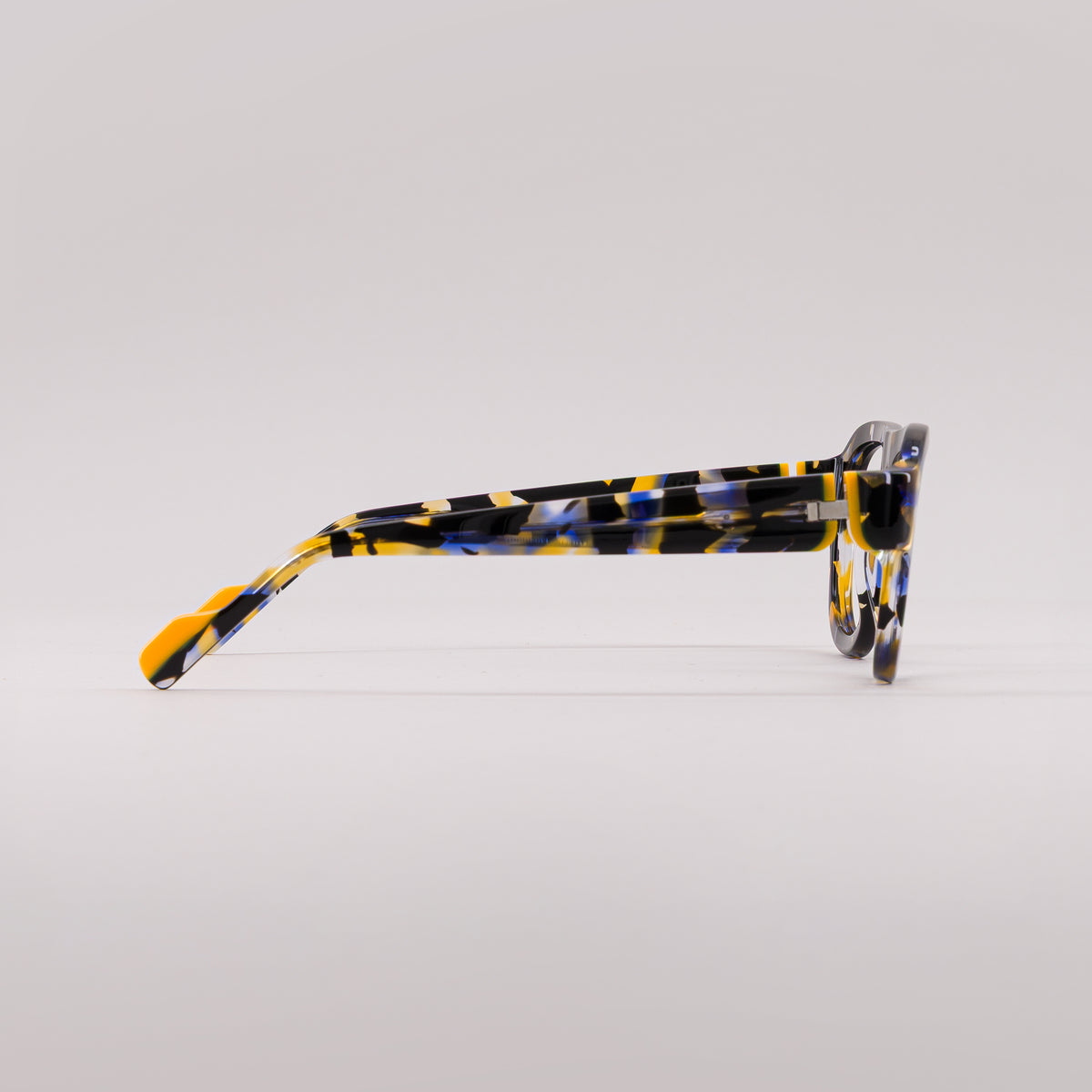 #color_Yellow, blue and black