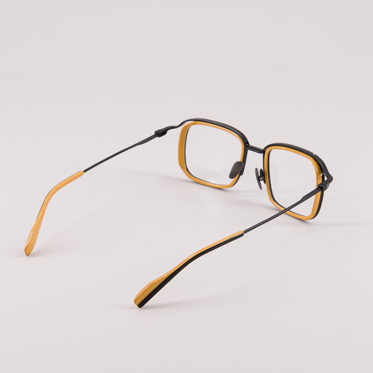 #color_Black and mustard