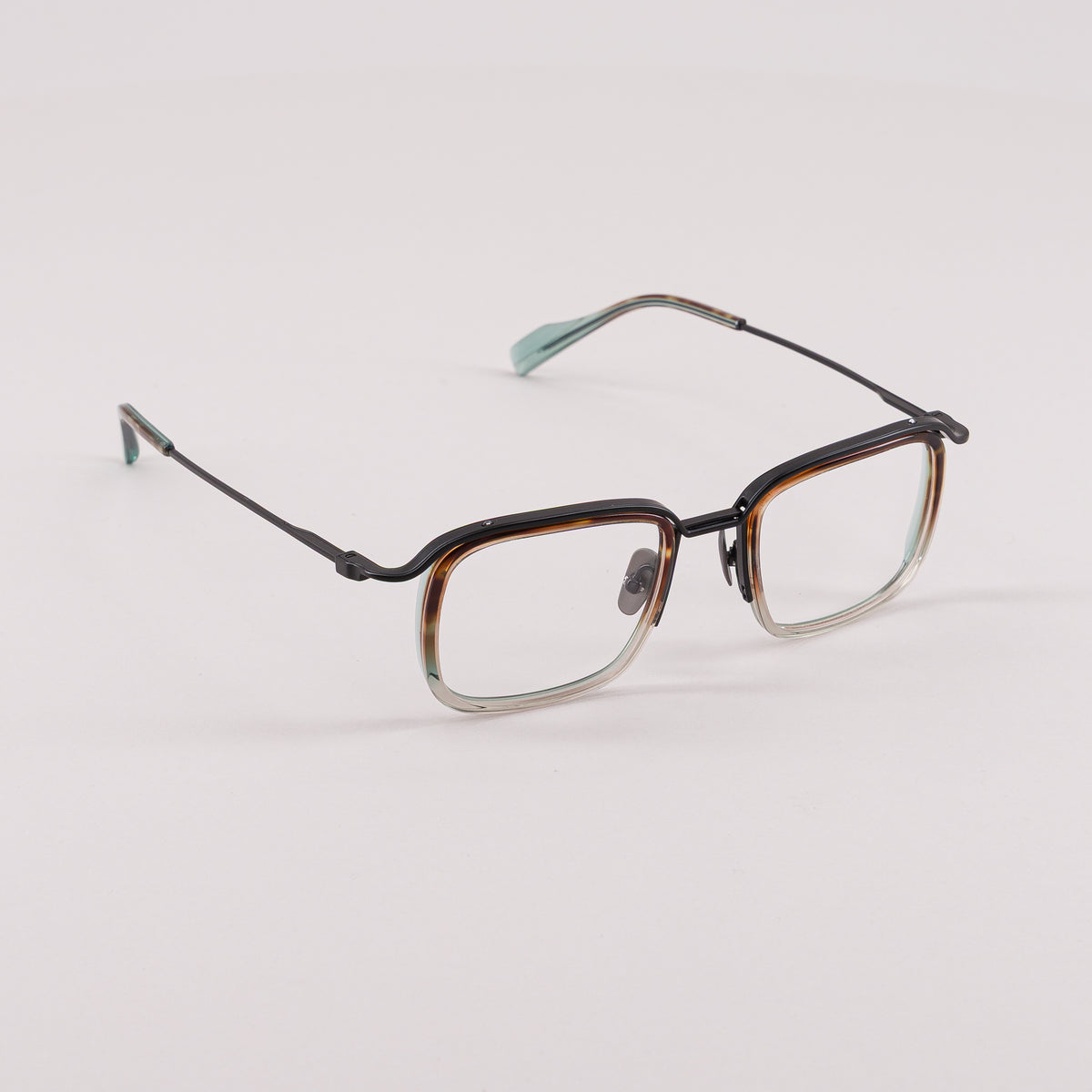 #color_Tortoise shell and green