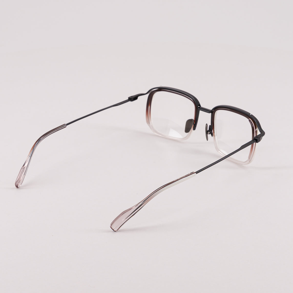 #color_Gradient off-white