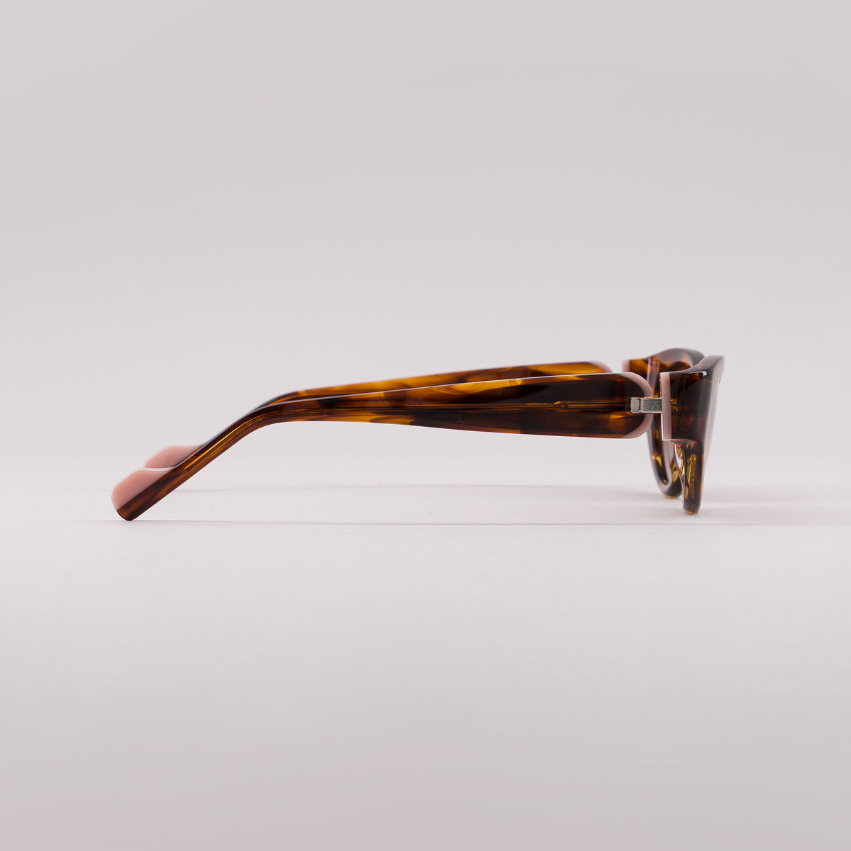 #color_Tortoise shell and mustard
