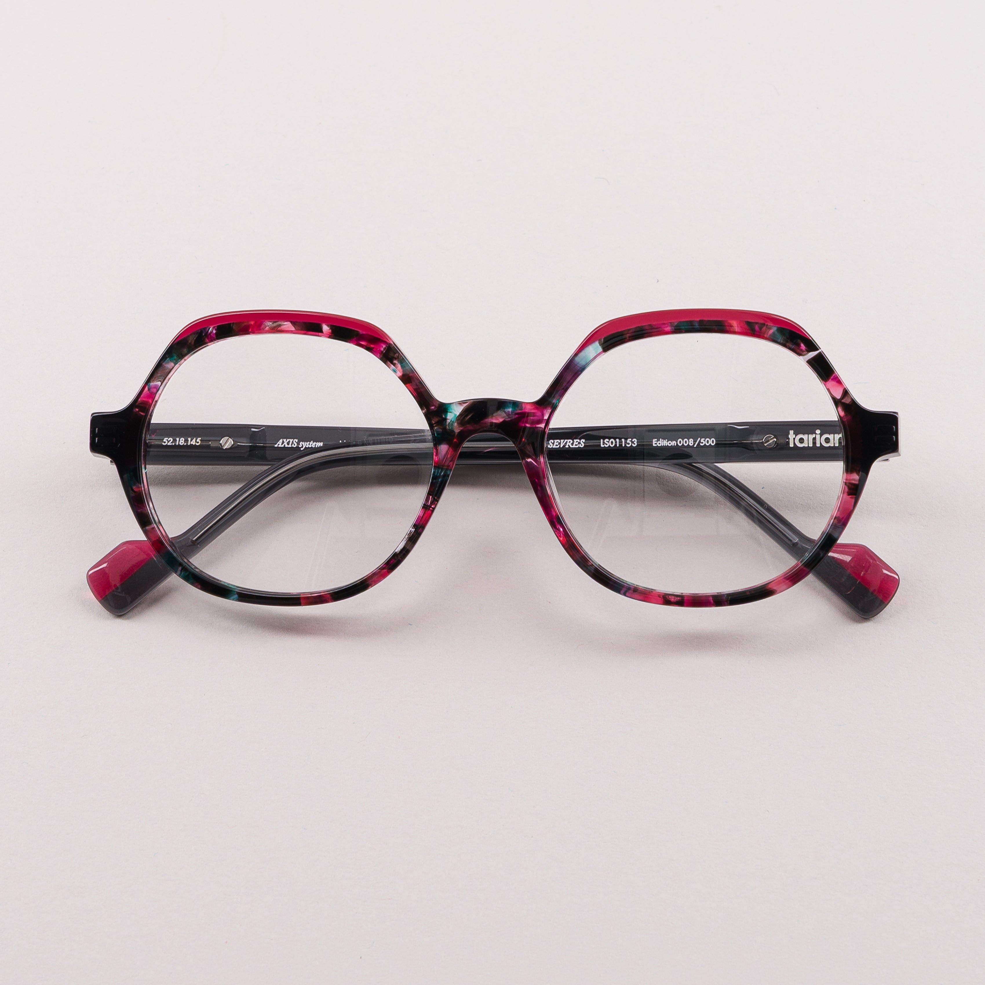 #color_Patchwork red and black