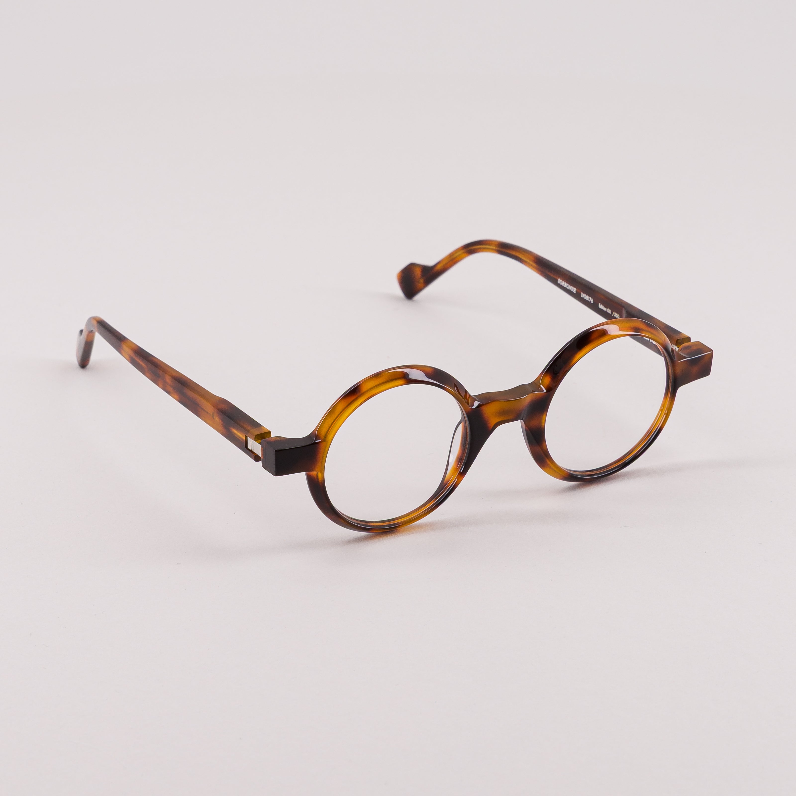 #color_Tortoise shell