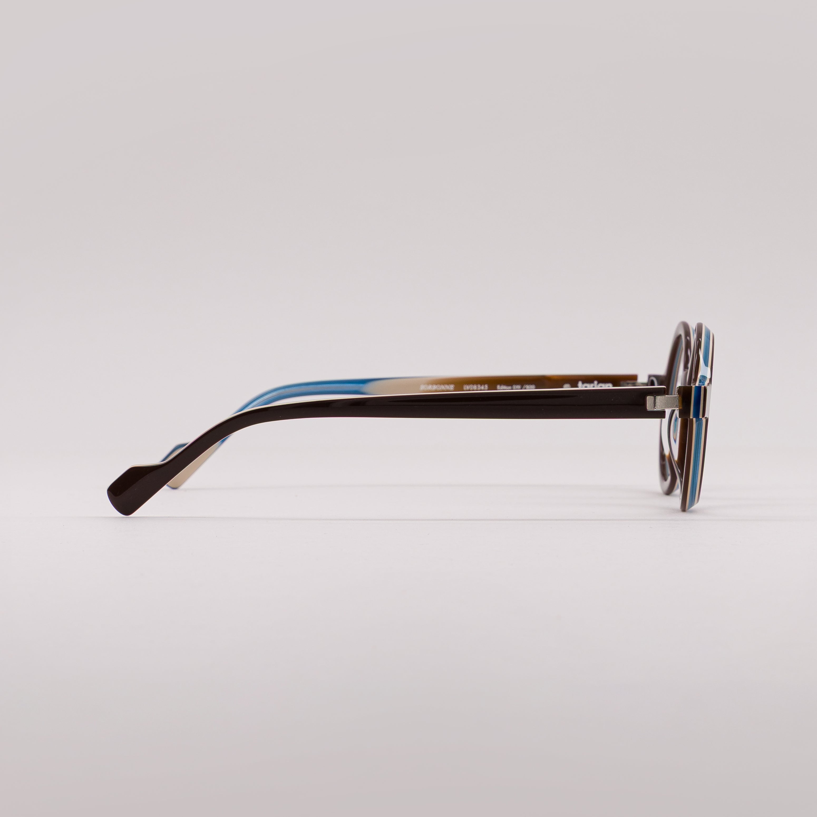 #color_Brown and blue