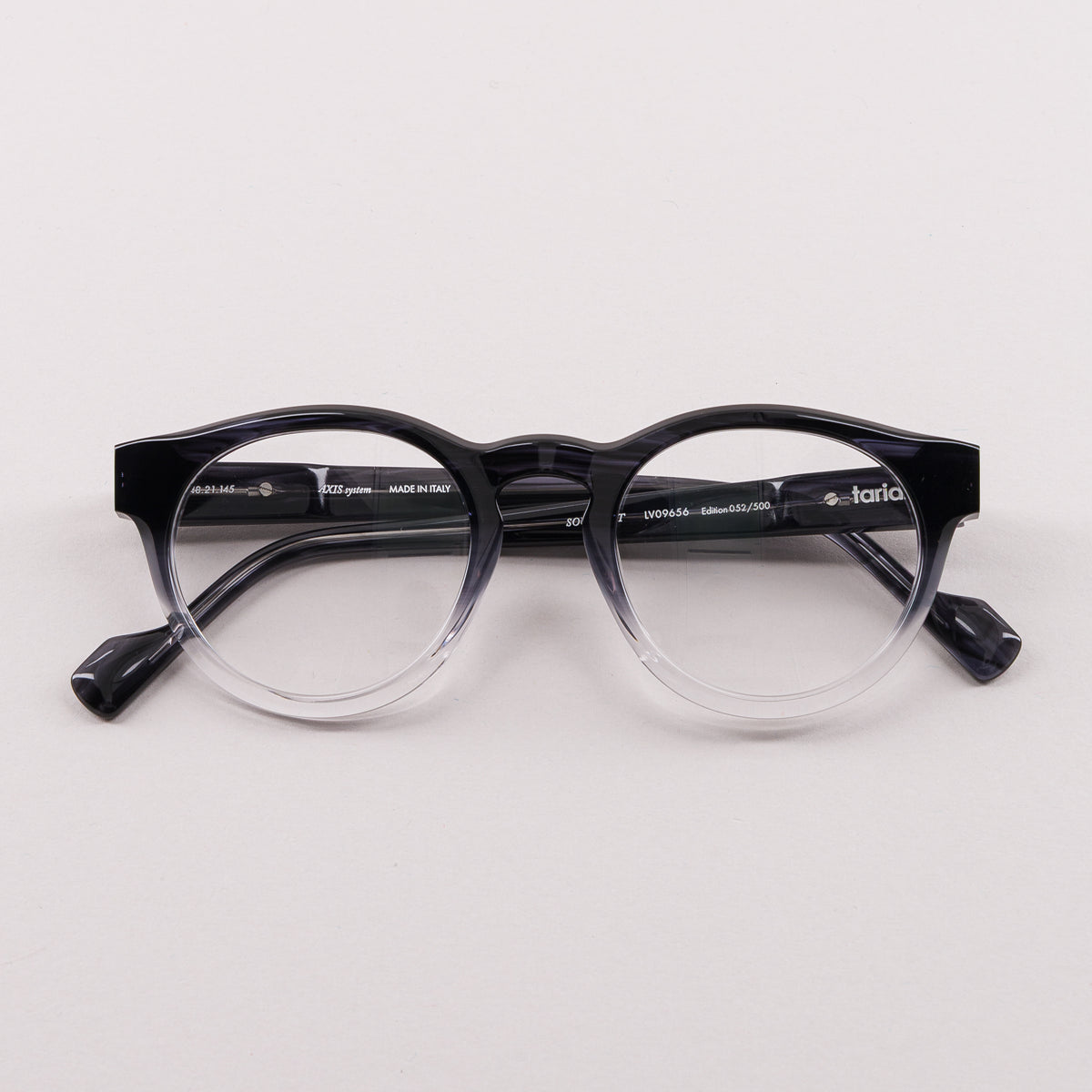#color_Black gradient clear