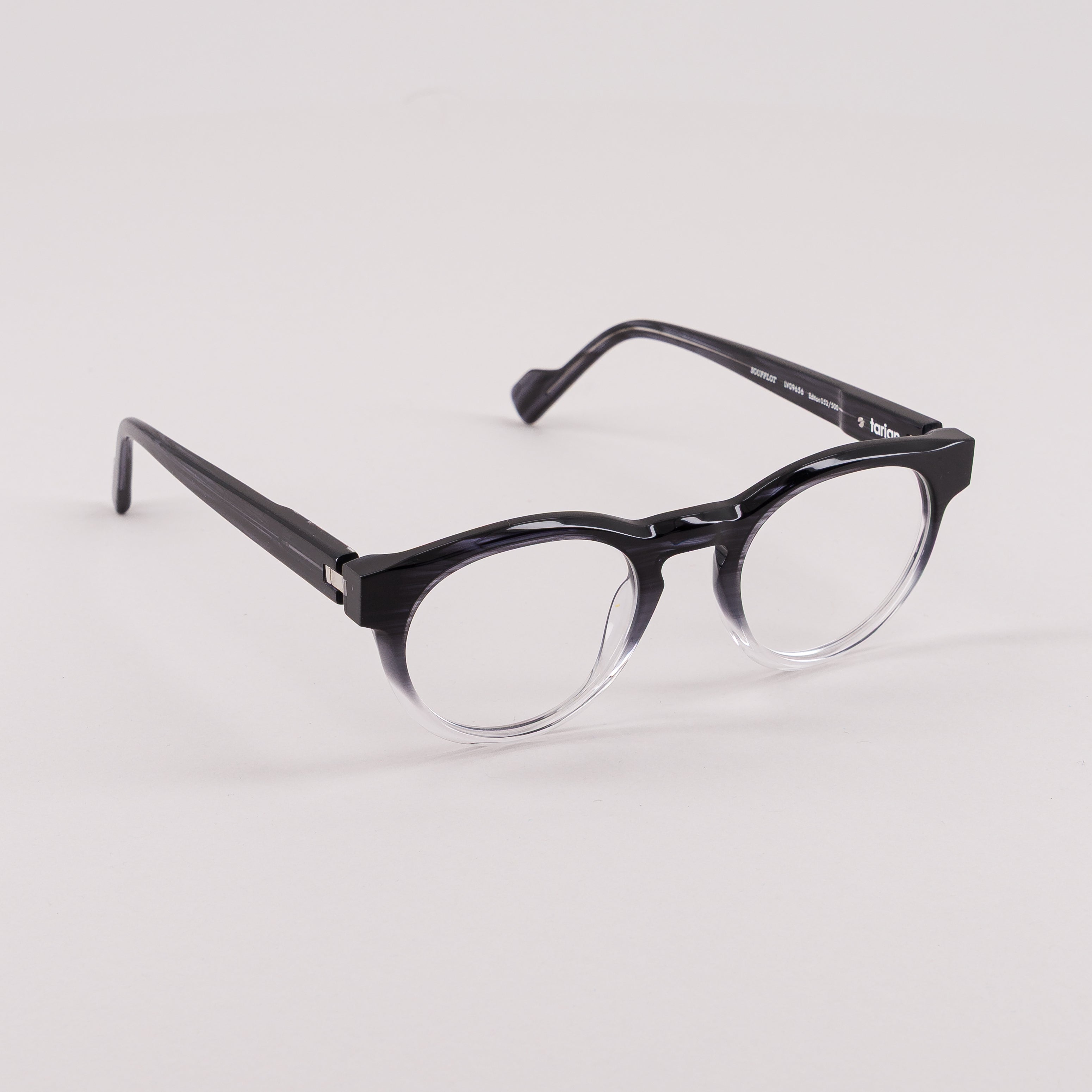 #color_Black gradient clear