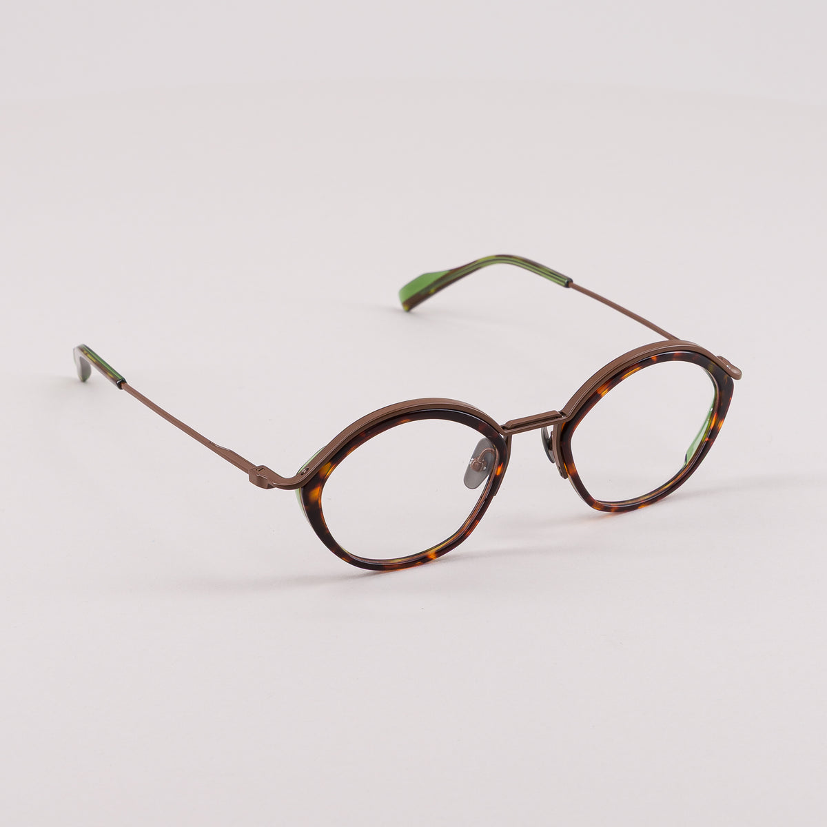 #color_Tortoise shell and green