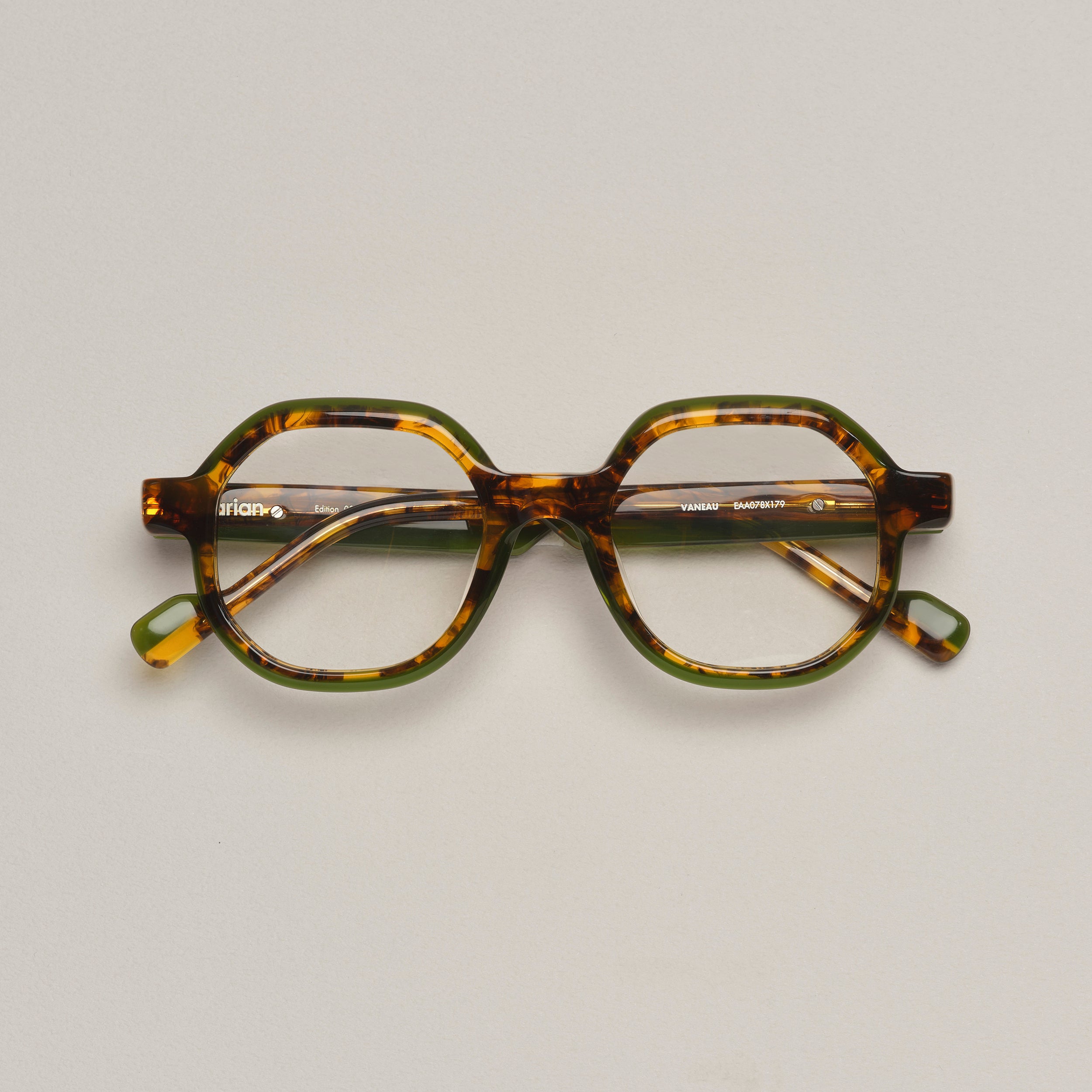 Tarian-eyewear-square-Vaneau-tortoiseshell-green
