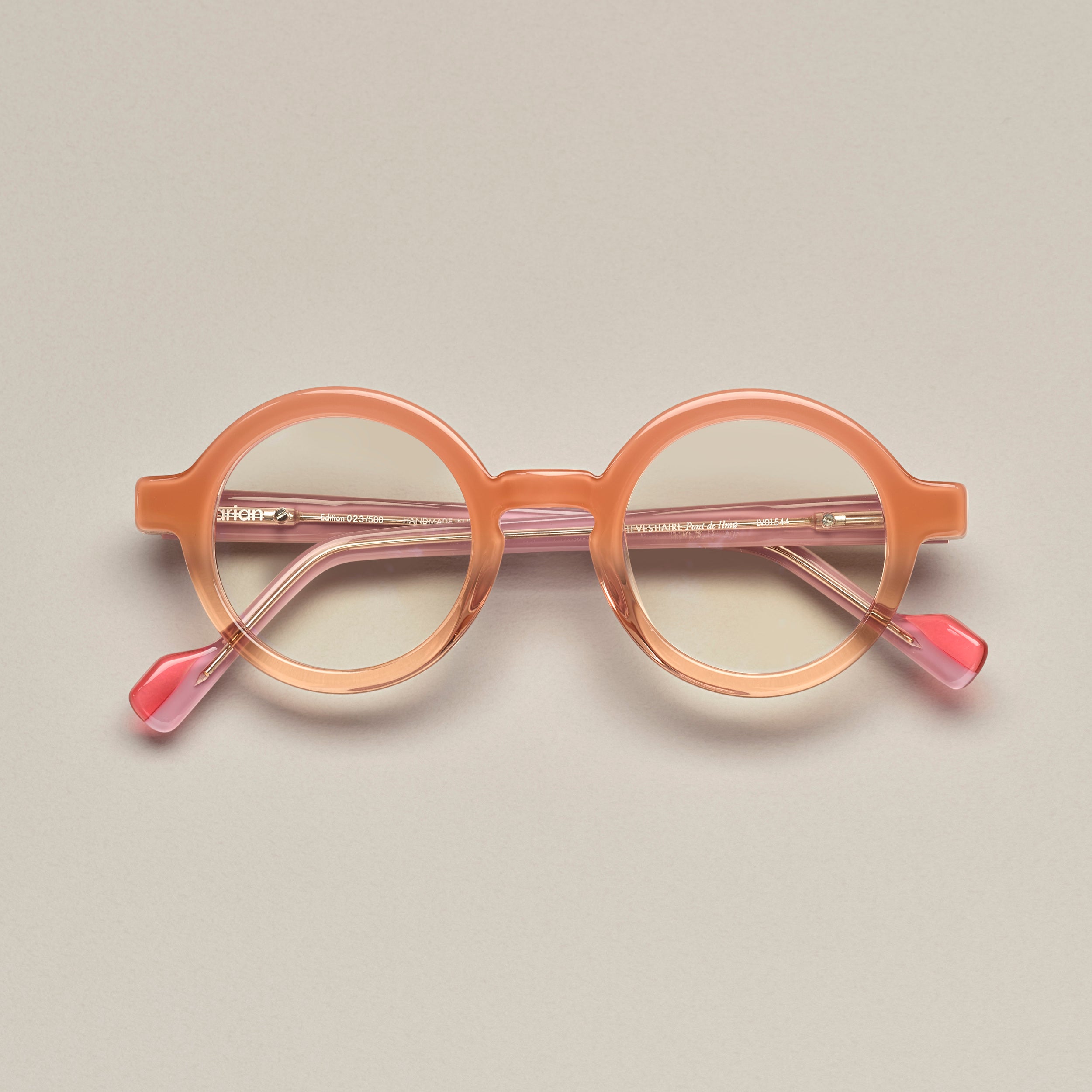 Tarian Pont de l'Alma round gradient clear beige pink eyewear