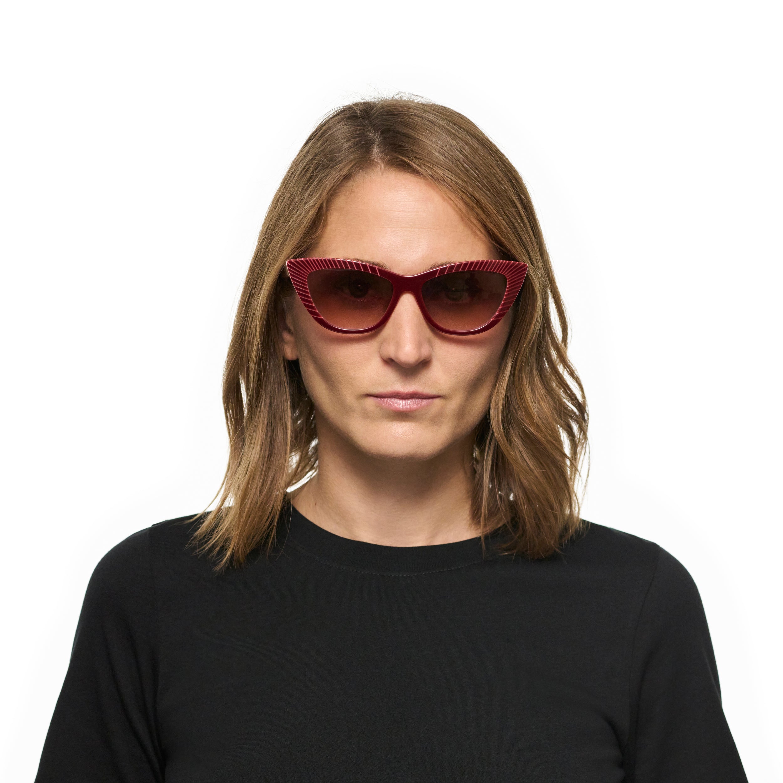 Tarian-Luxembourg-cateye-sunglasses-red-portrait