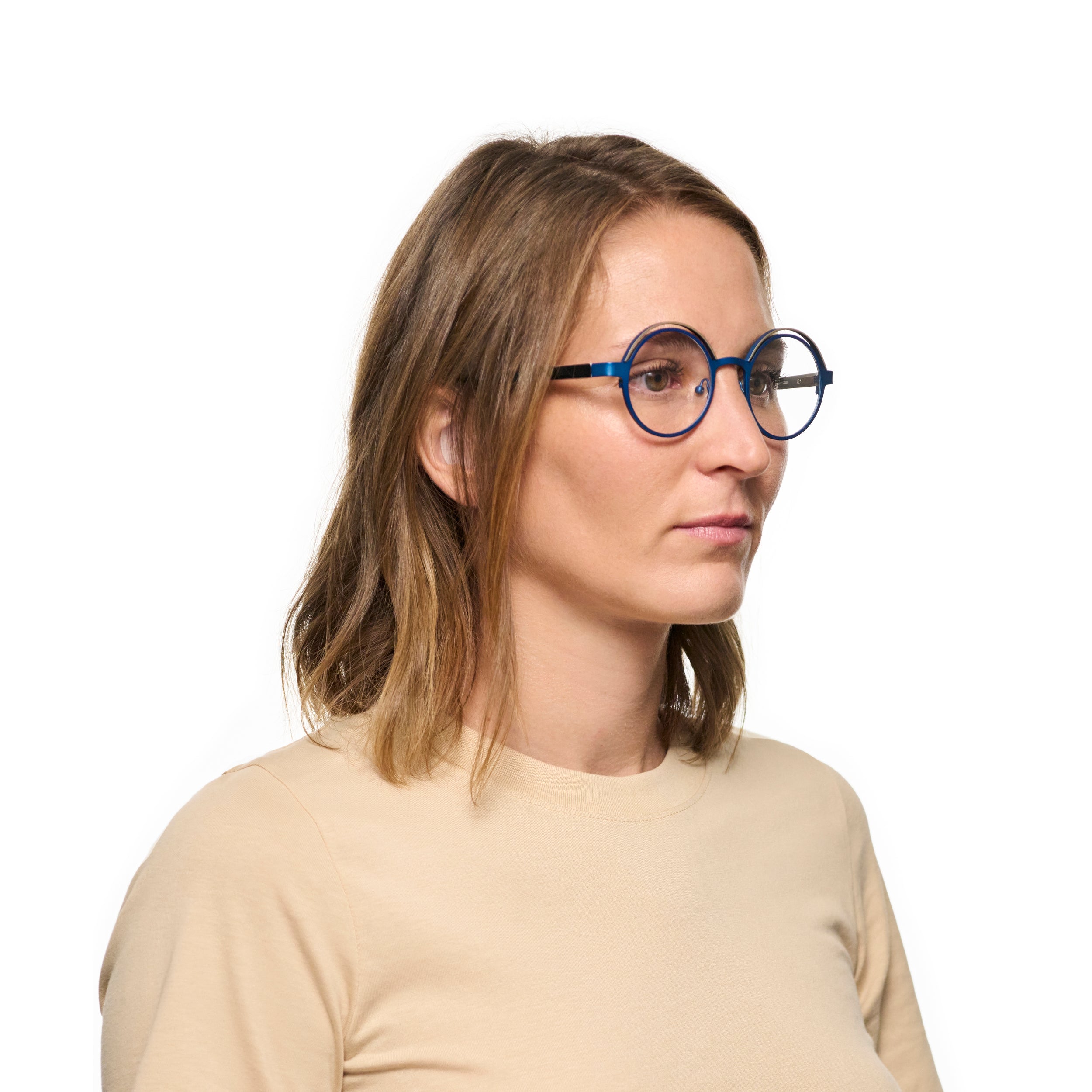 Tarian-Sadogashima-round-eyewear-blue-grey-portrait2