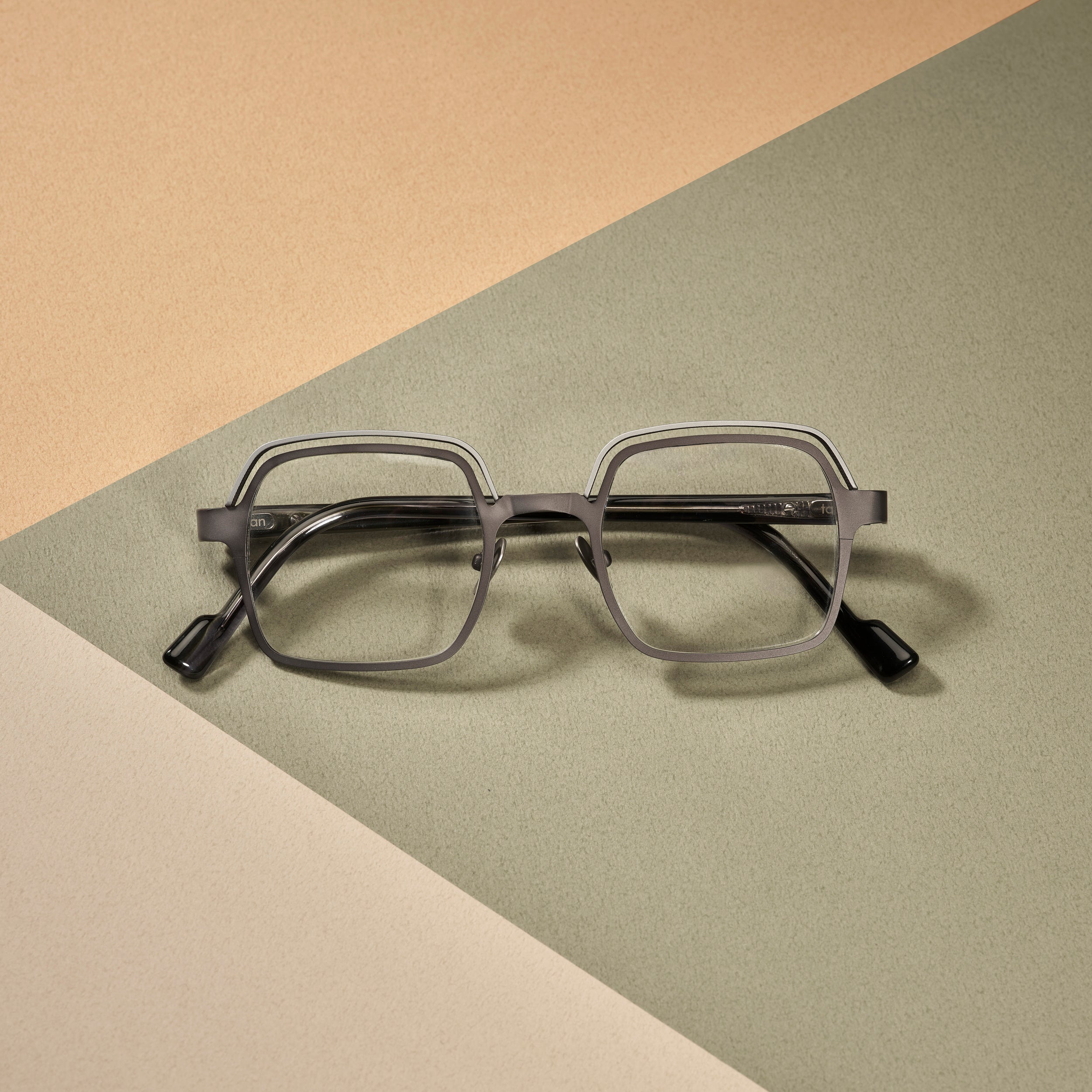 Tarian-Minnajima-square-eyewear-grey