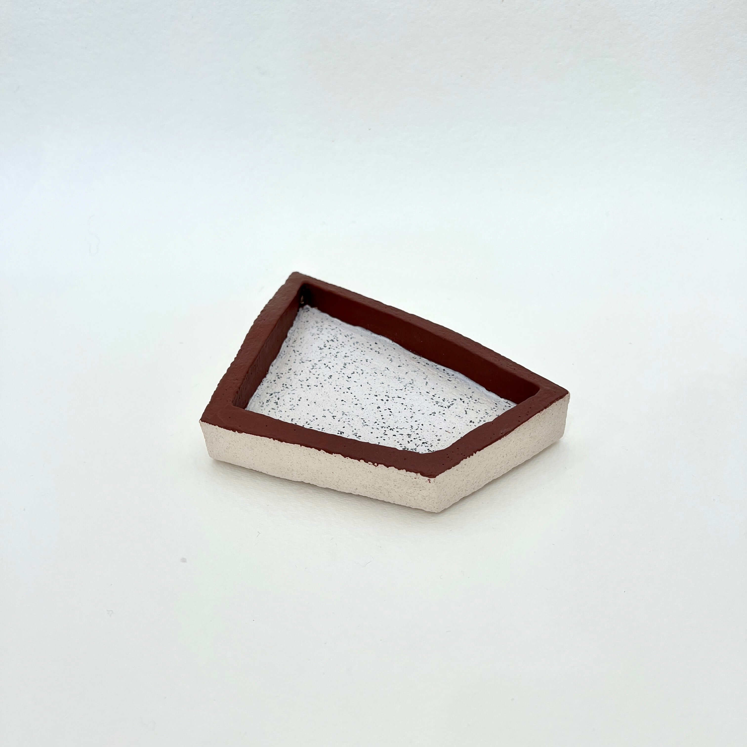 Tarian-Vide-Poche-ceramic-red-casablanca