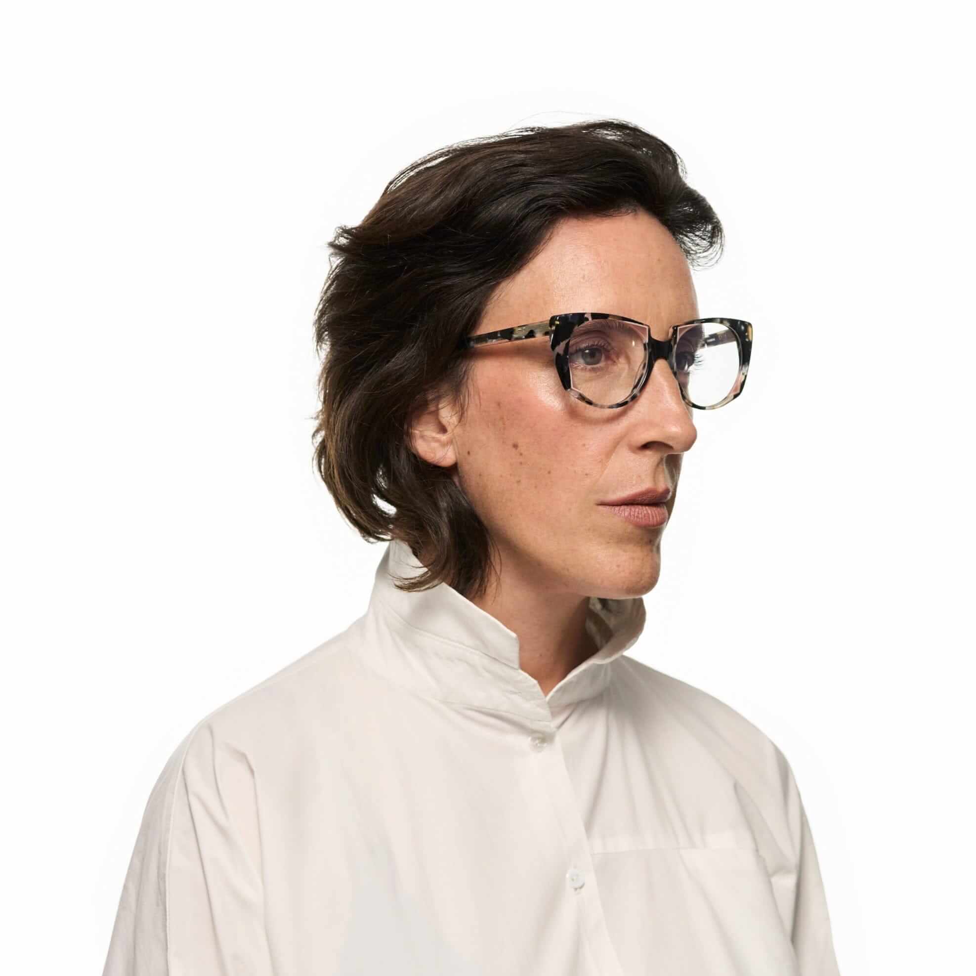Tarian-U-Sbirru-oval-cateye-eyewear-pink-tortoiseshell-portrait2