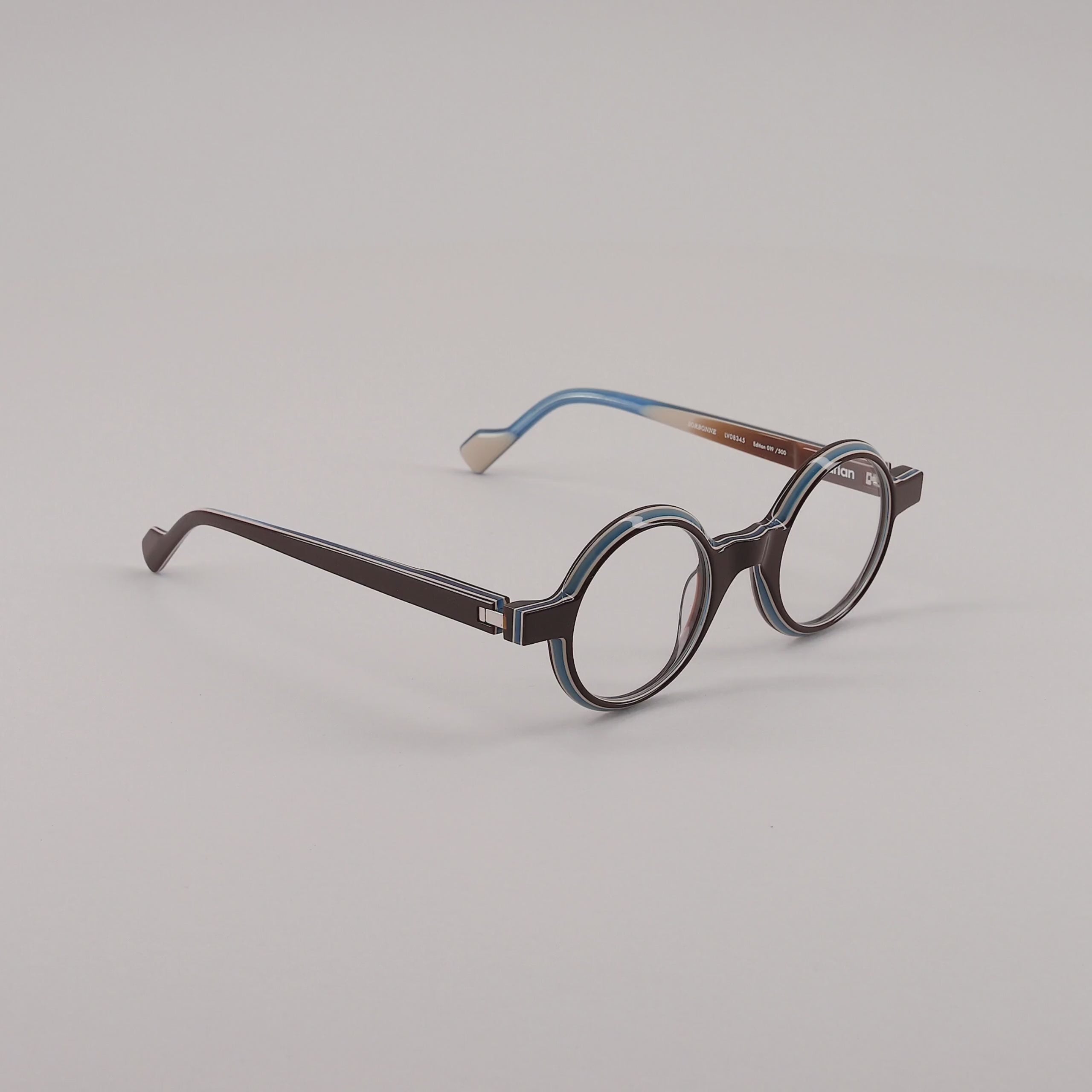 #color_Brown and blue