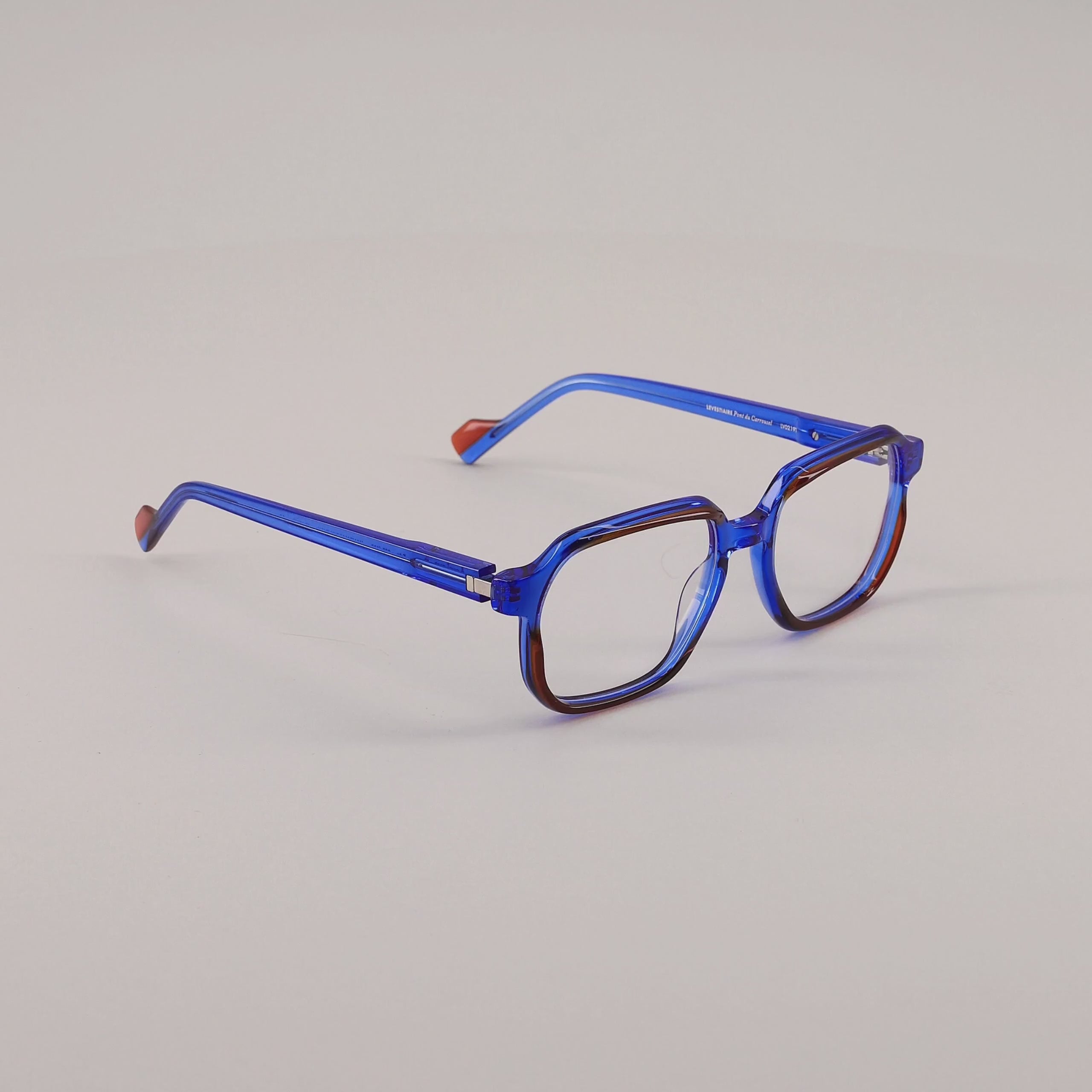 #color_Blue and caramel