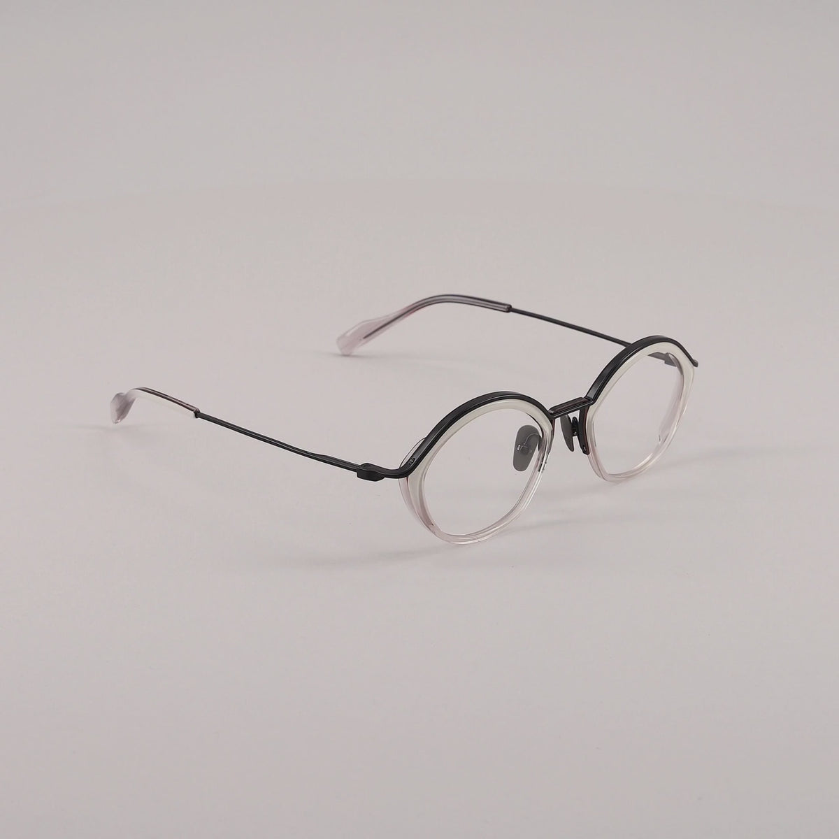 #color_Gradient off-white