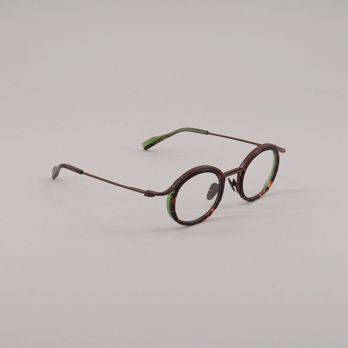 #color_Tortoise shell and green