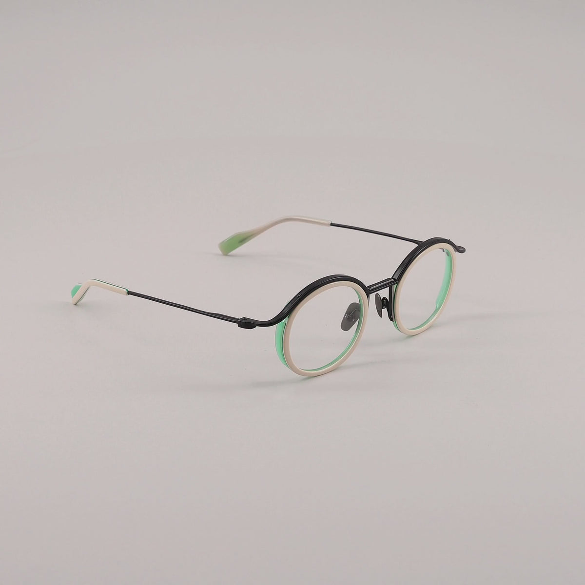 #color_Off-white and green