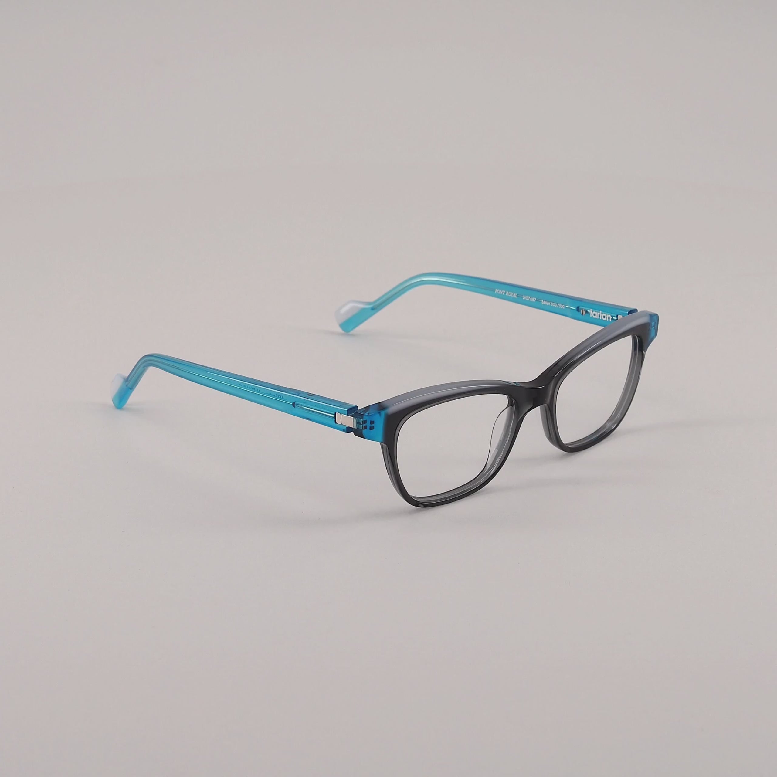 #color_Black, blue and white