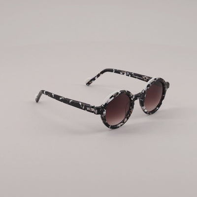 #color_Black and white tortoise shell