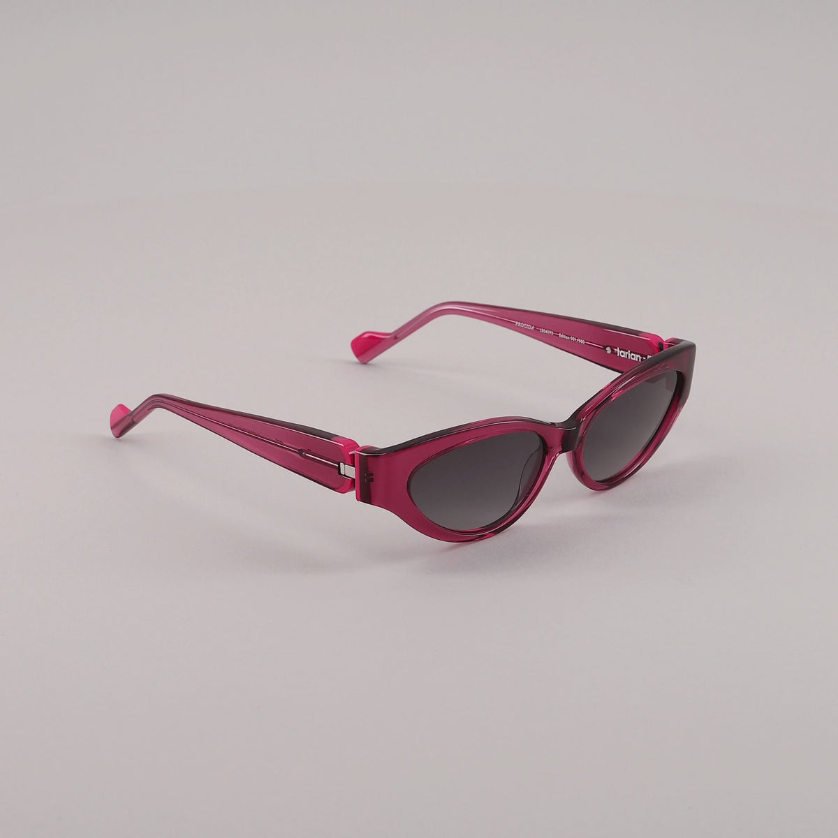 #color_Burgundy and pink