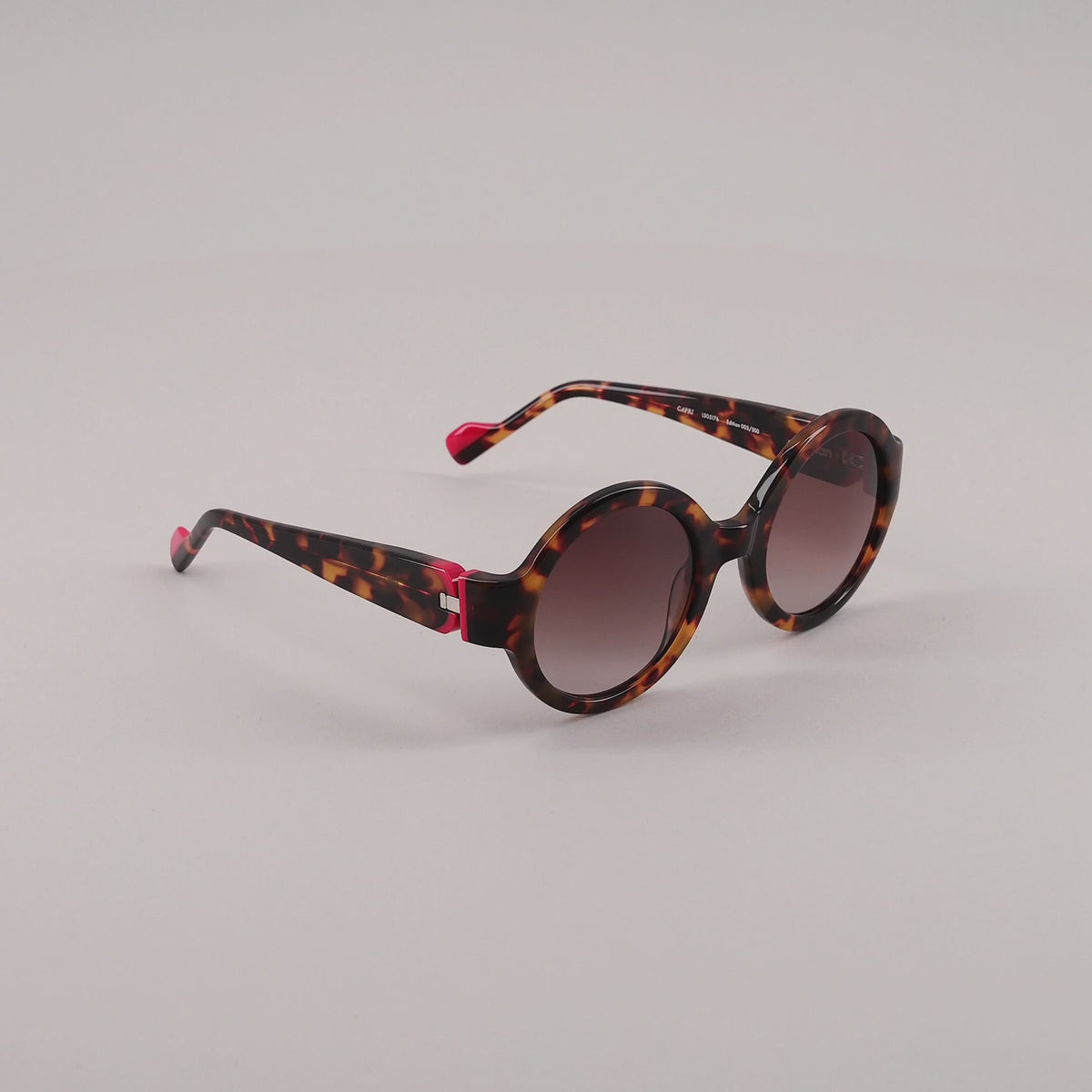 #color_Tortoise shell and coral