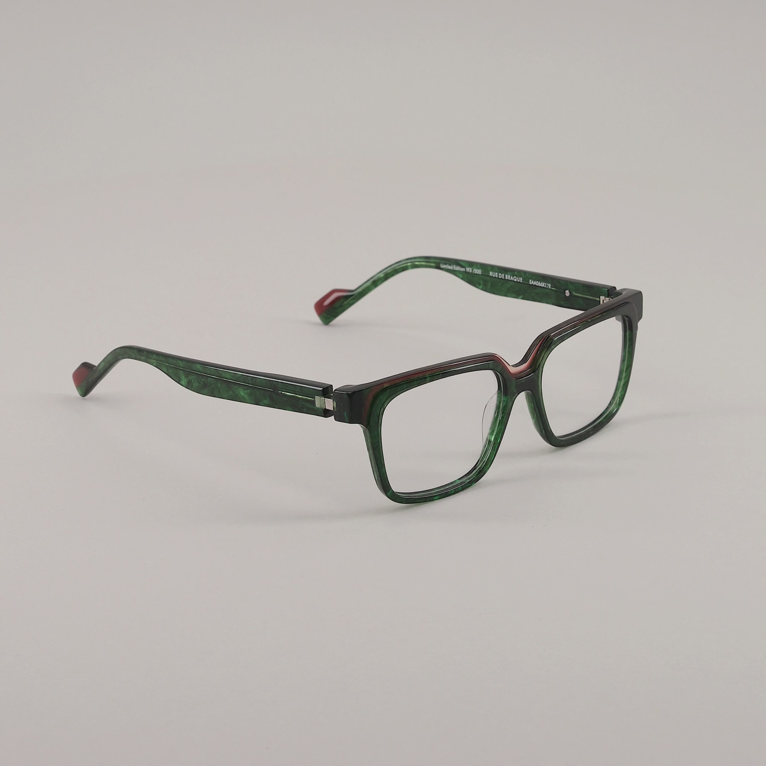 #color_Green tortoise shell