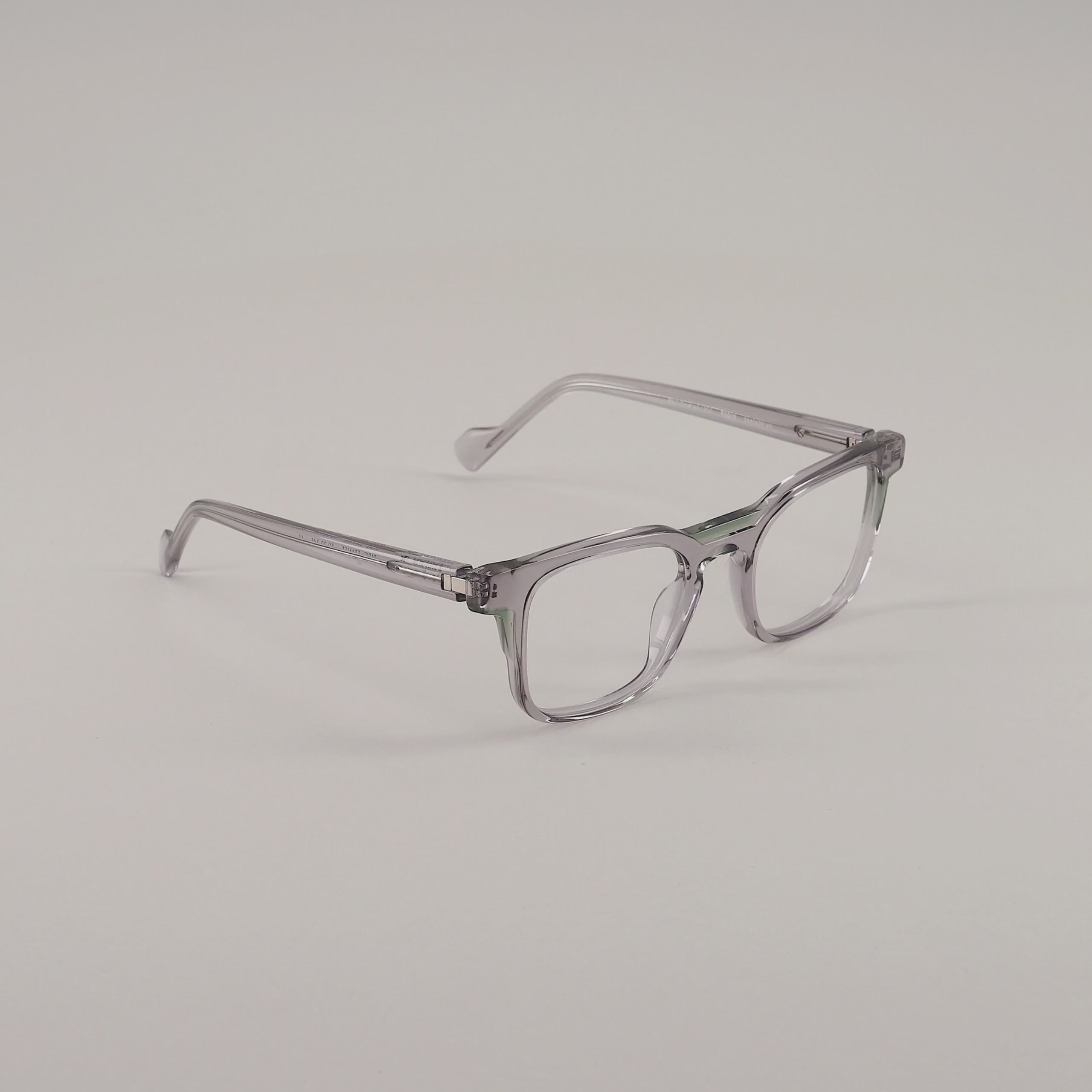 #color_clear and green #couleur_Transparent et vert #colore_Trasparente e verde #色_透明で緑色