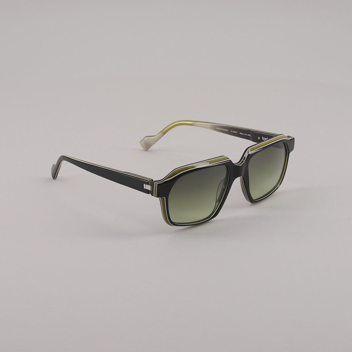 #color_Black and pistachio