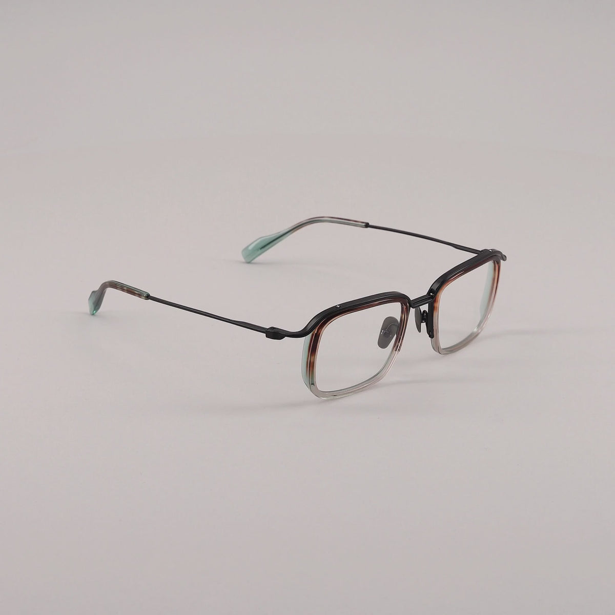 #color_Tortoise shell and green