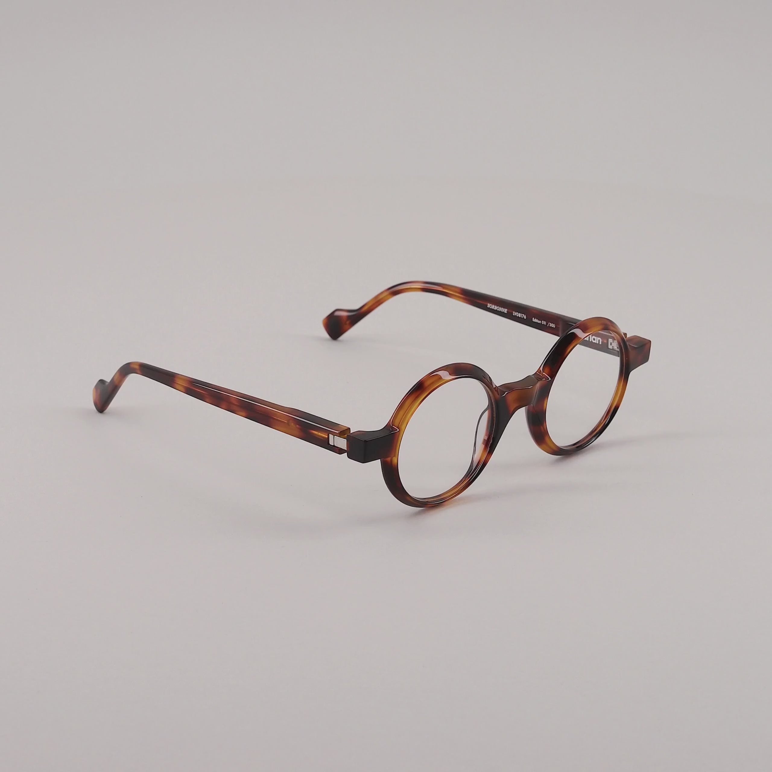 #color_Tortoise shell