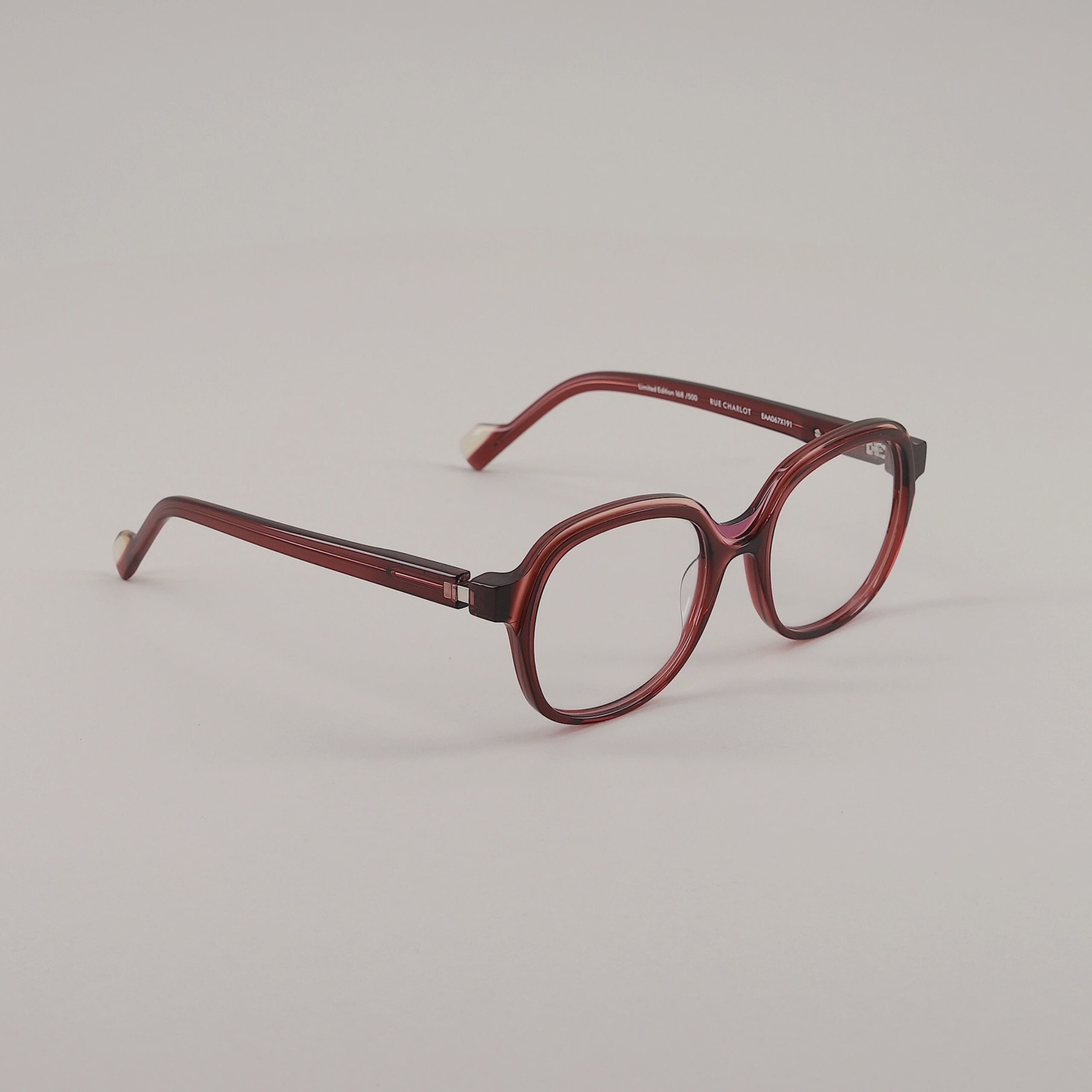 #color_burgundy, beige and pink
