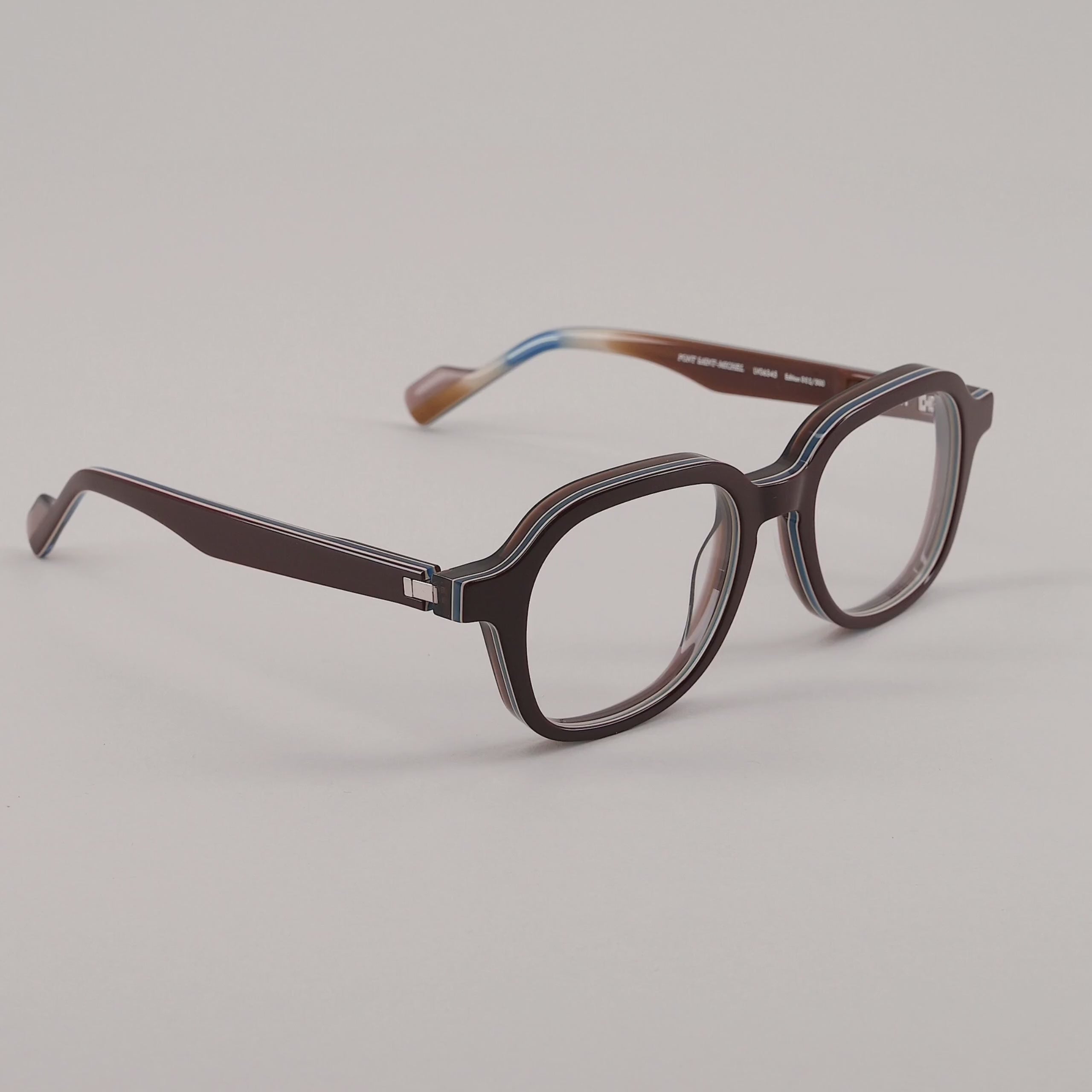 #color_brown and blue