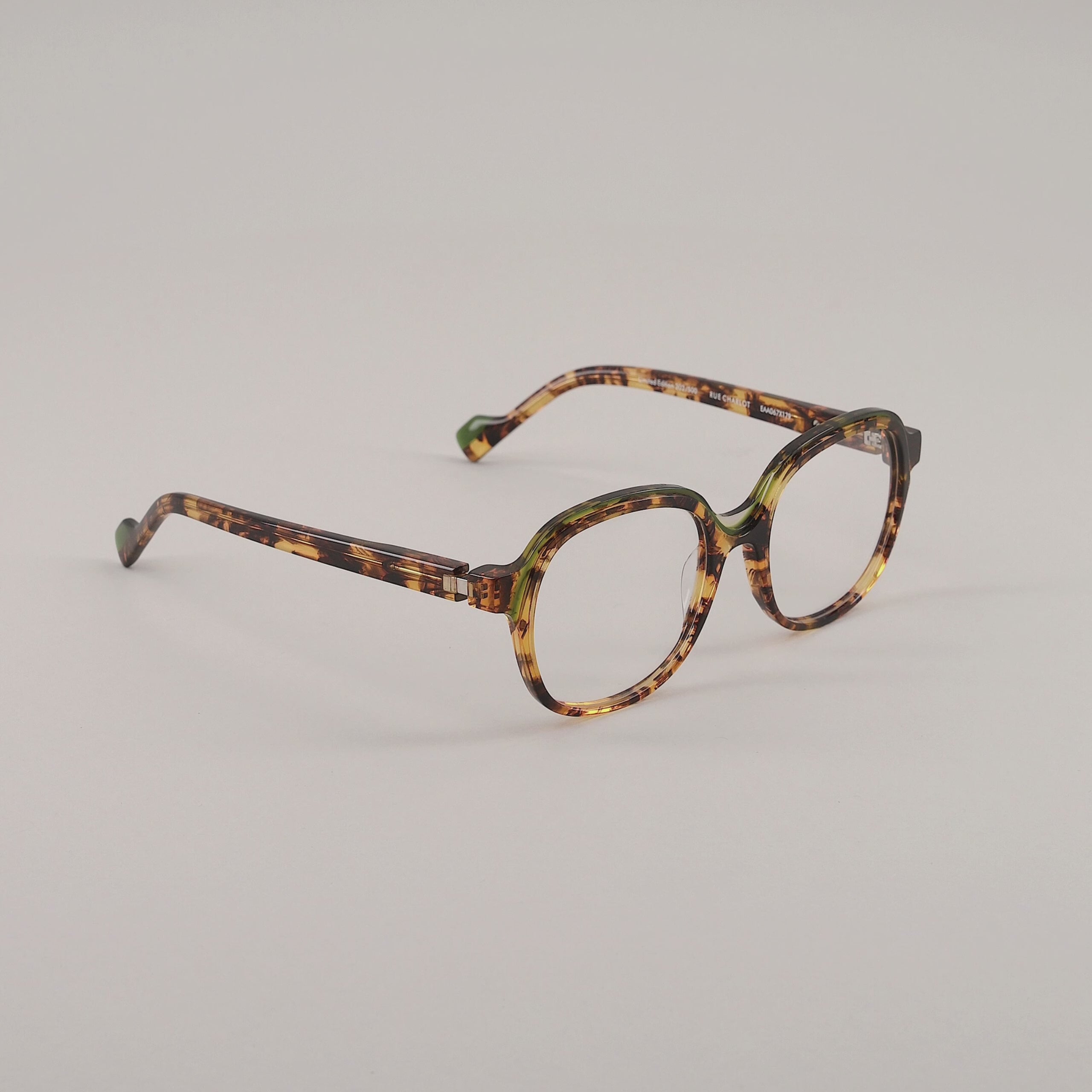 #color_tortoise shell green and clear